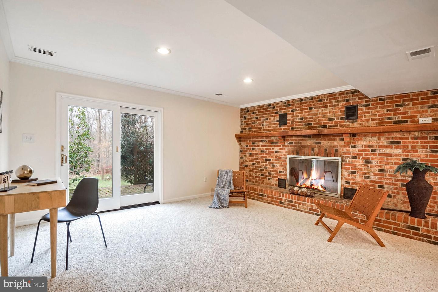 8104 Crestridge Rd