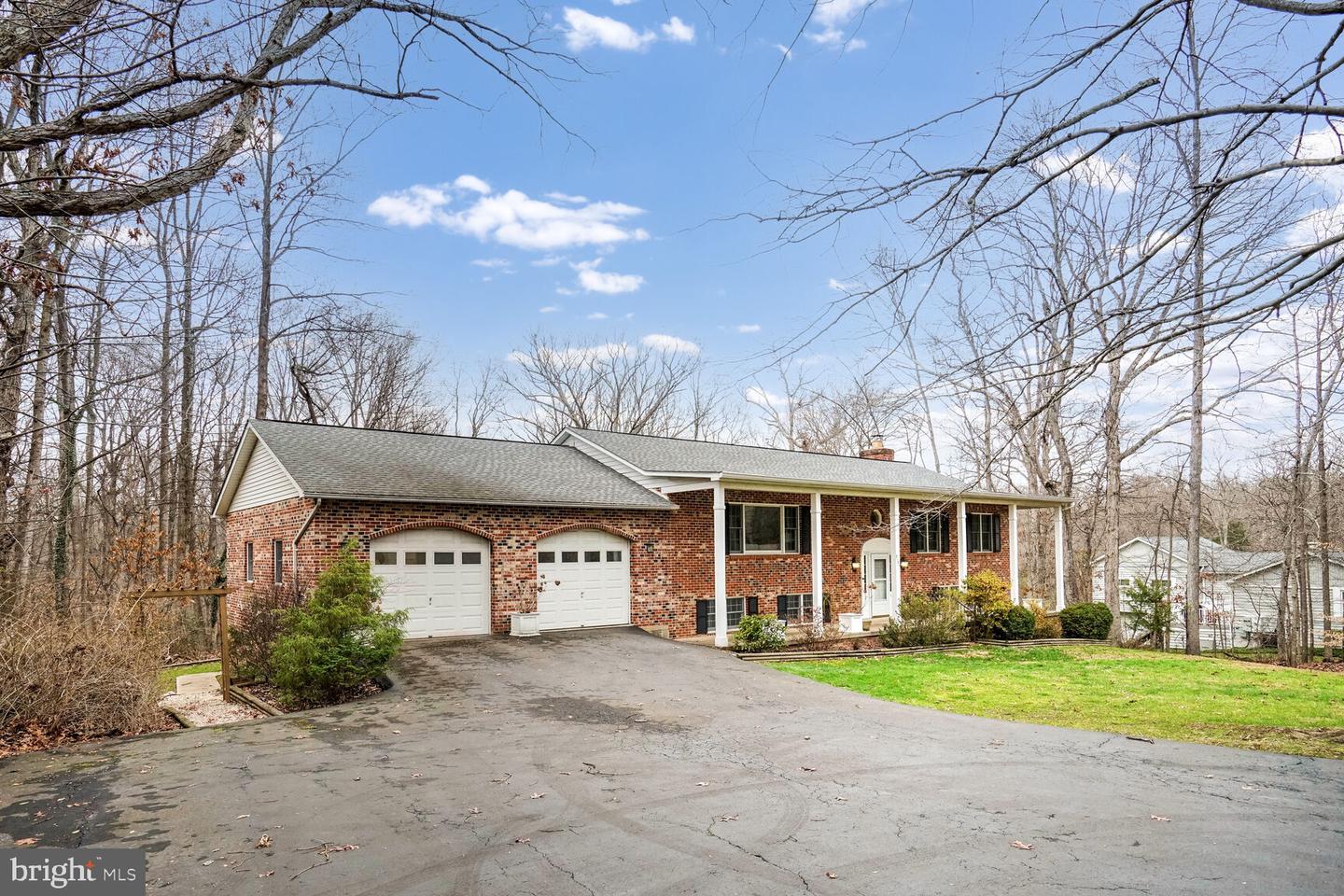 8104 Crestridge Rd