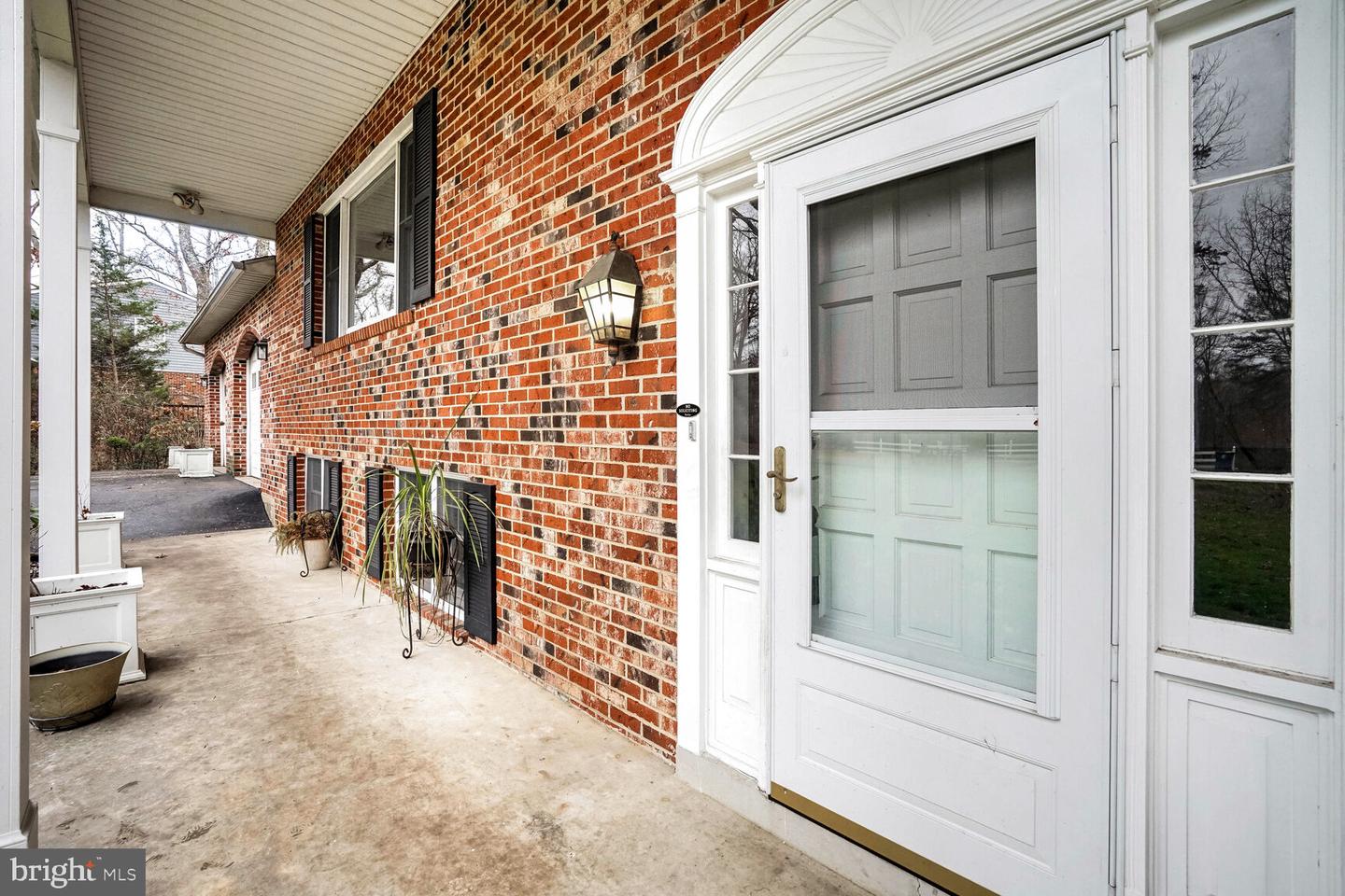 8104 Crestridge Rd