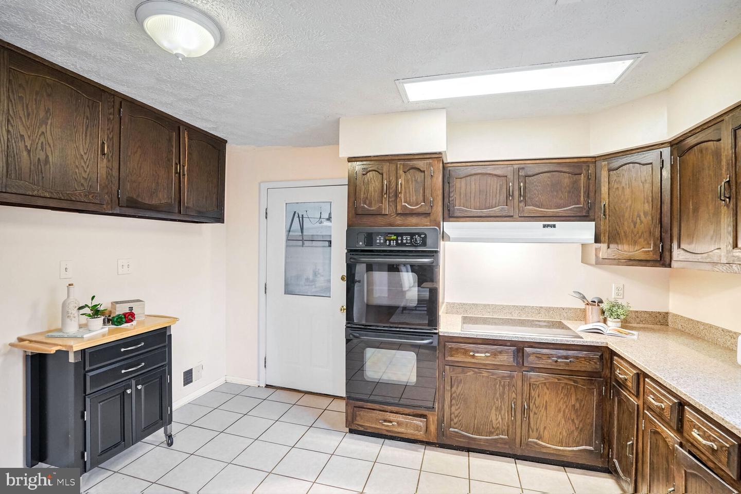 8104 Crestridge Rd