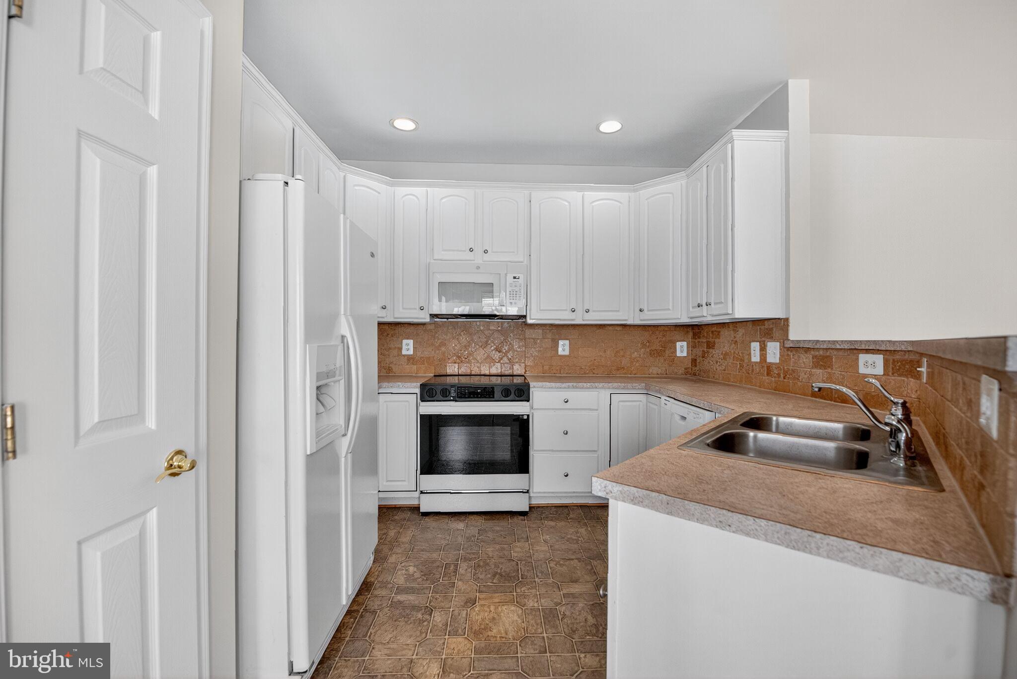 16837 FOUR SEASONS DRIVE