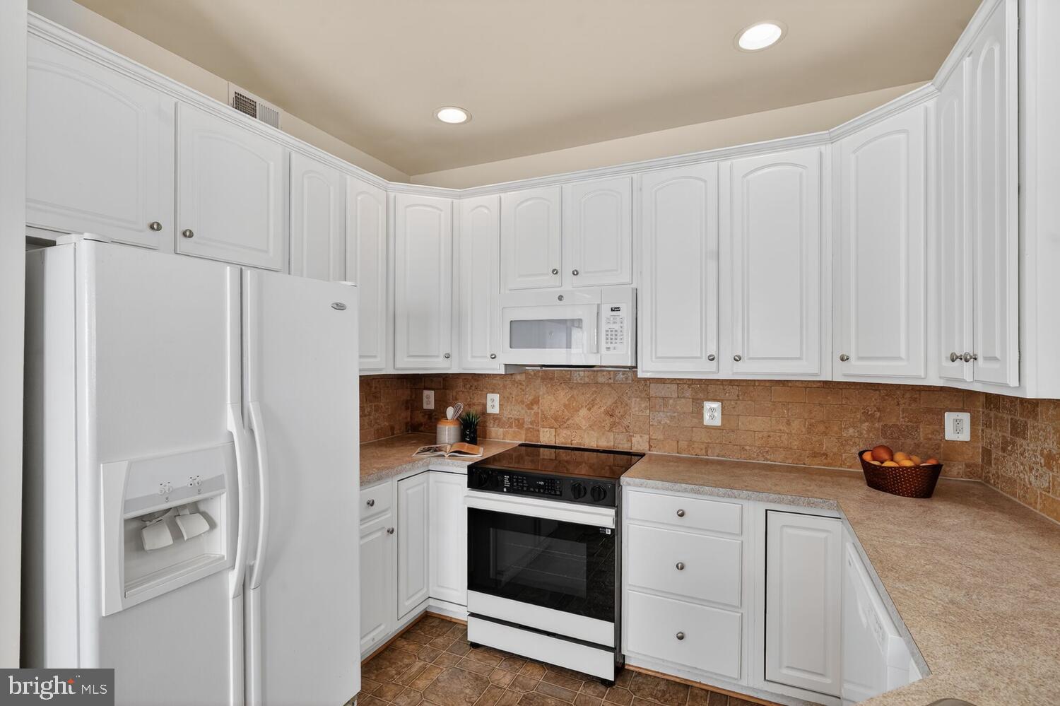 16837 FOUR SEASONS DRIVE