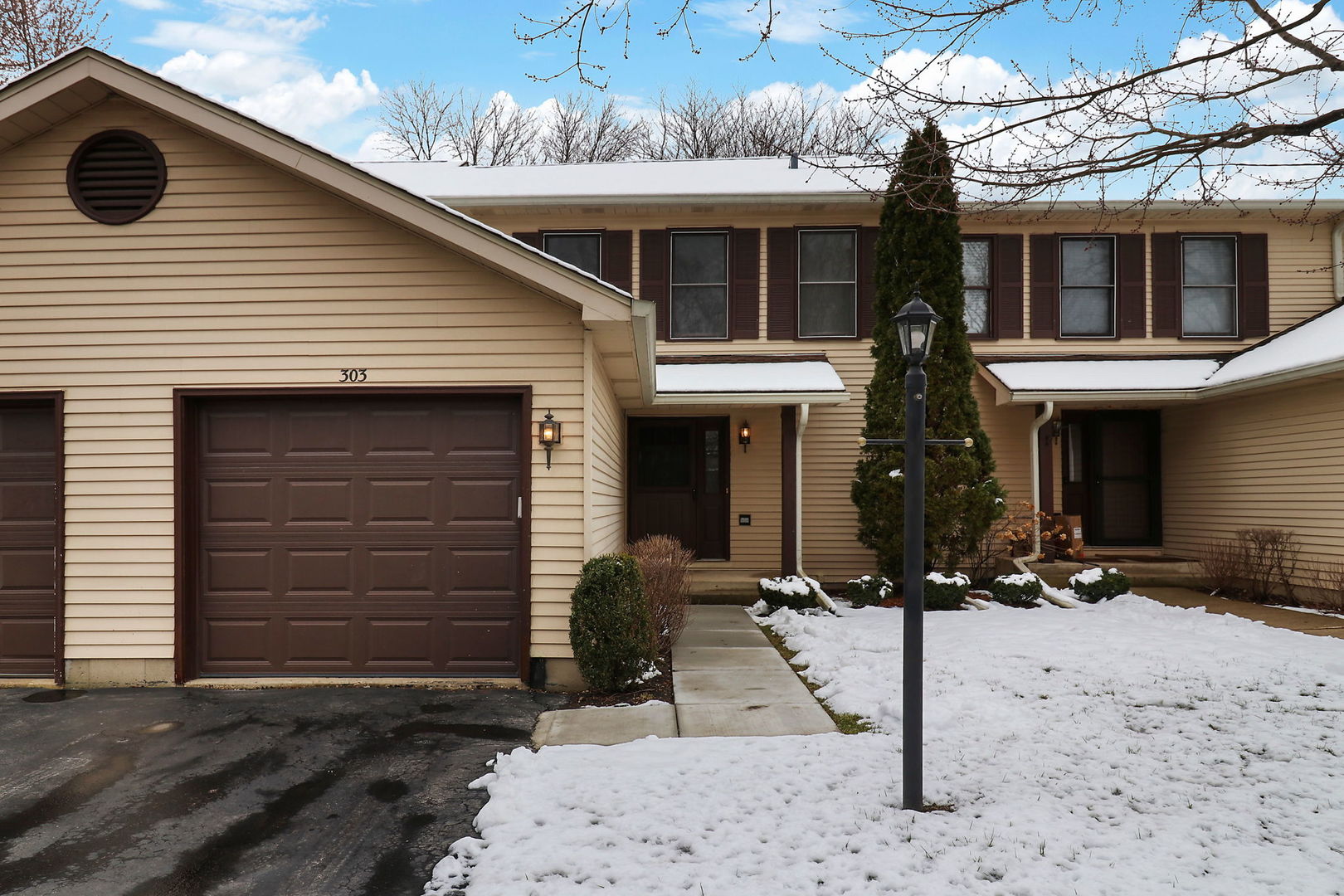 303 Villa Circle Drive Unit: 28