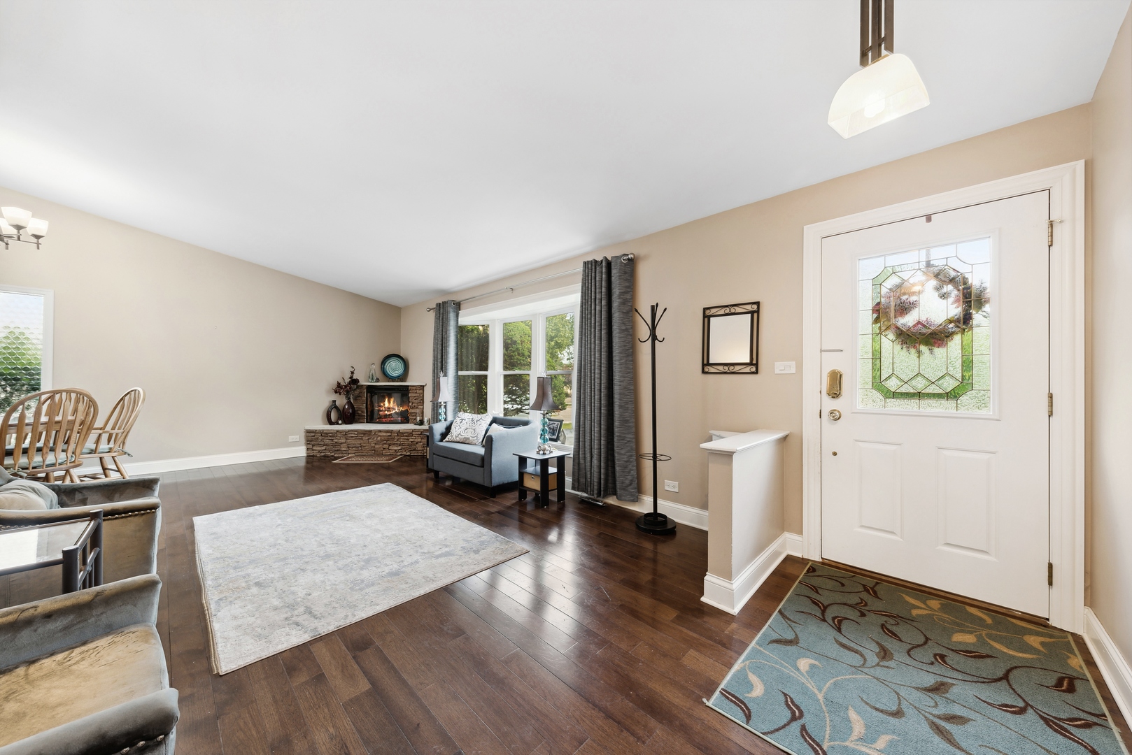 311 E Knob Hill Drive