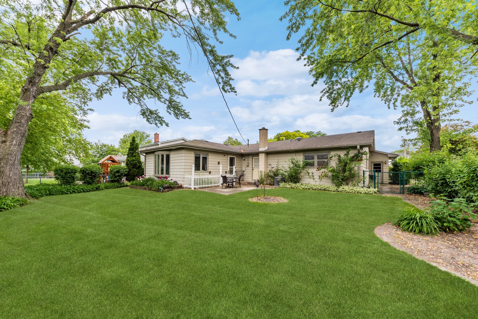 311 E Knob Hill Drive