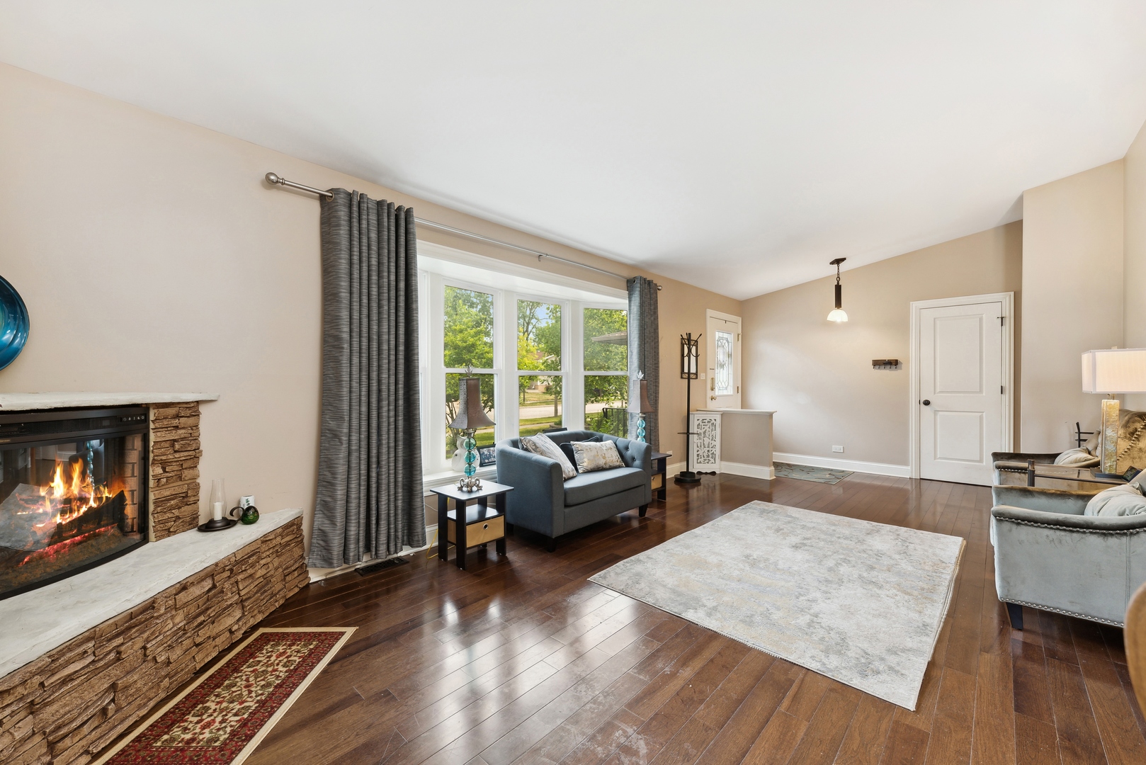 311 E Knob Hill Drive