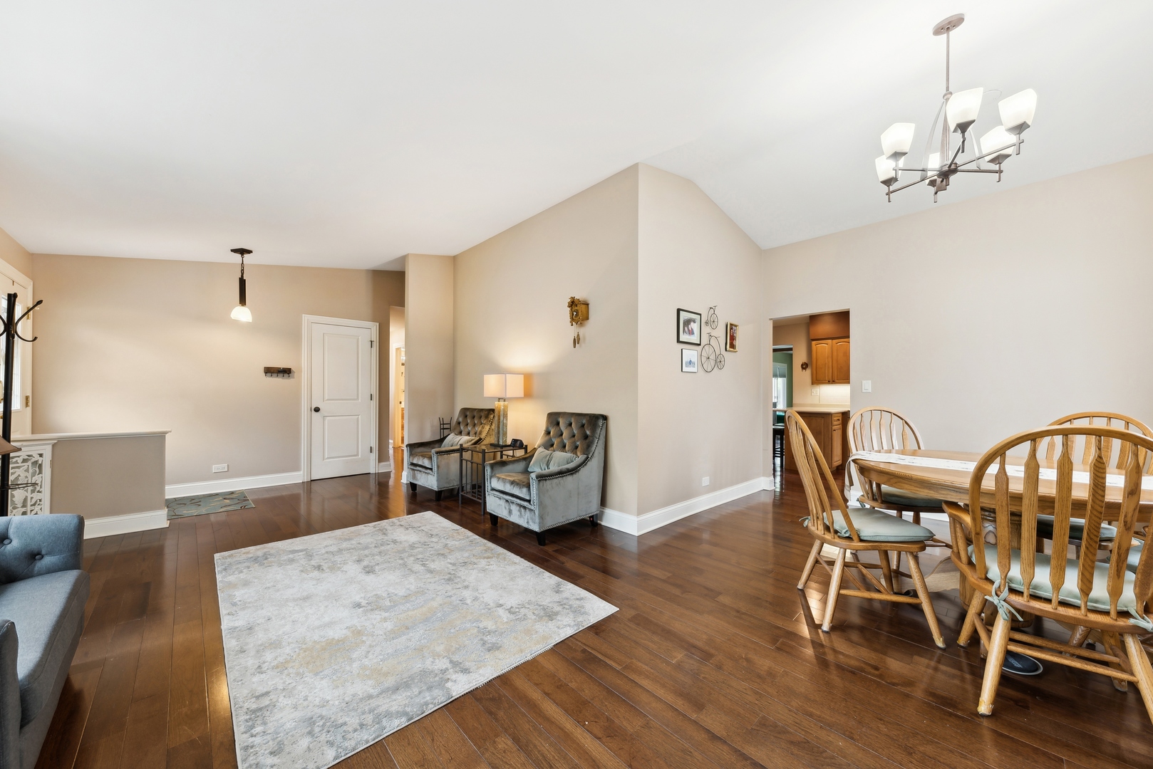 311 E Knob Hill Drive
