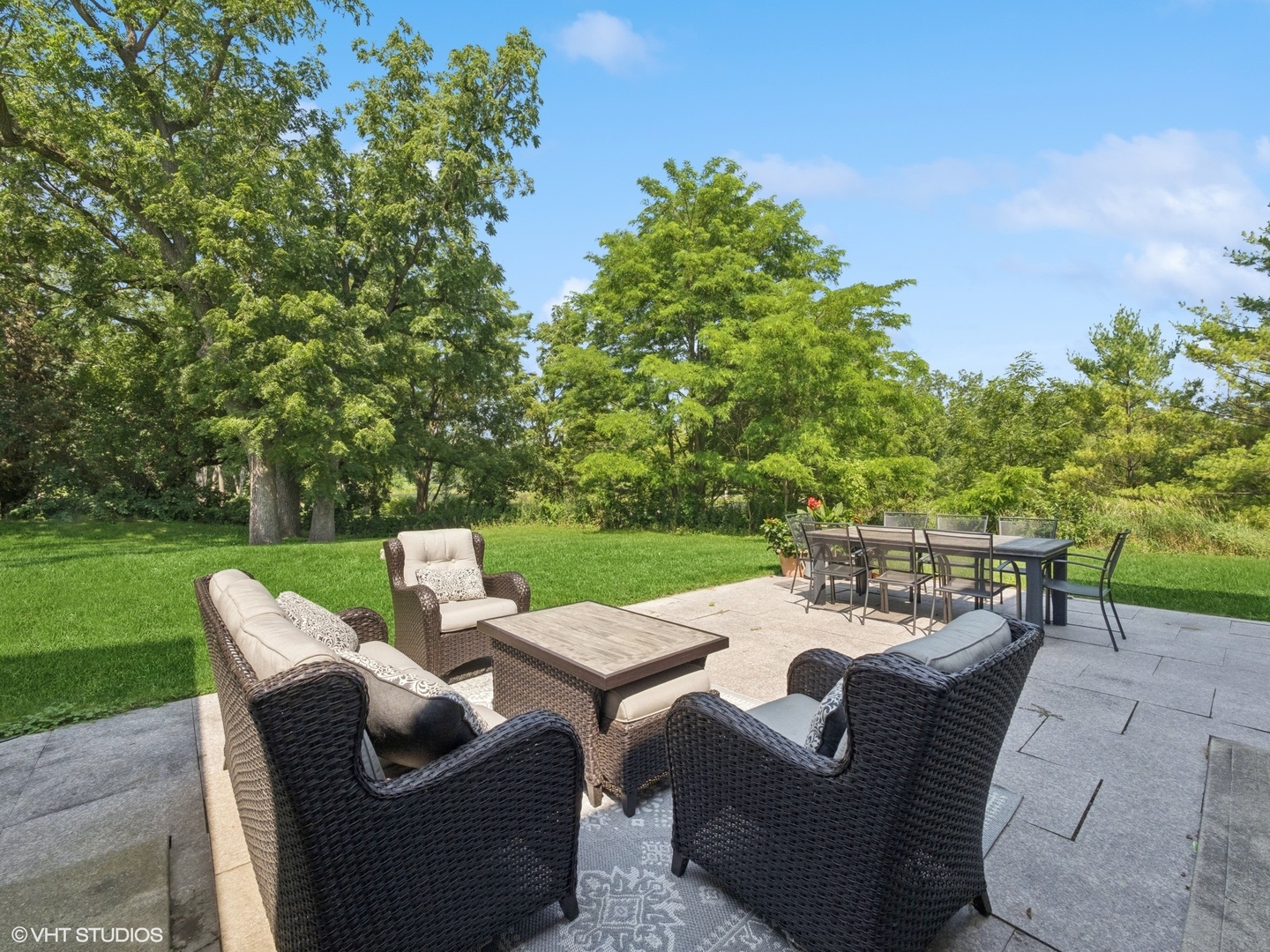 3943 Lakeview Court