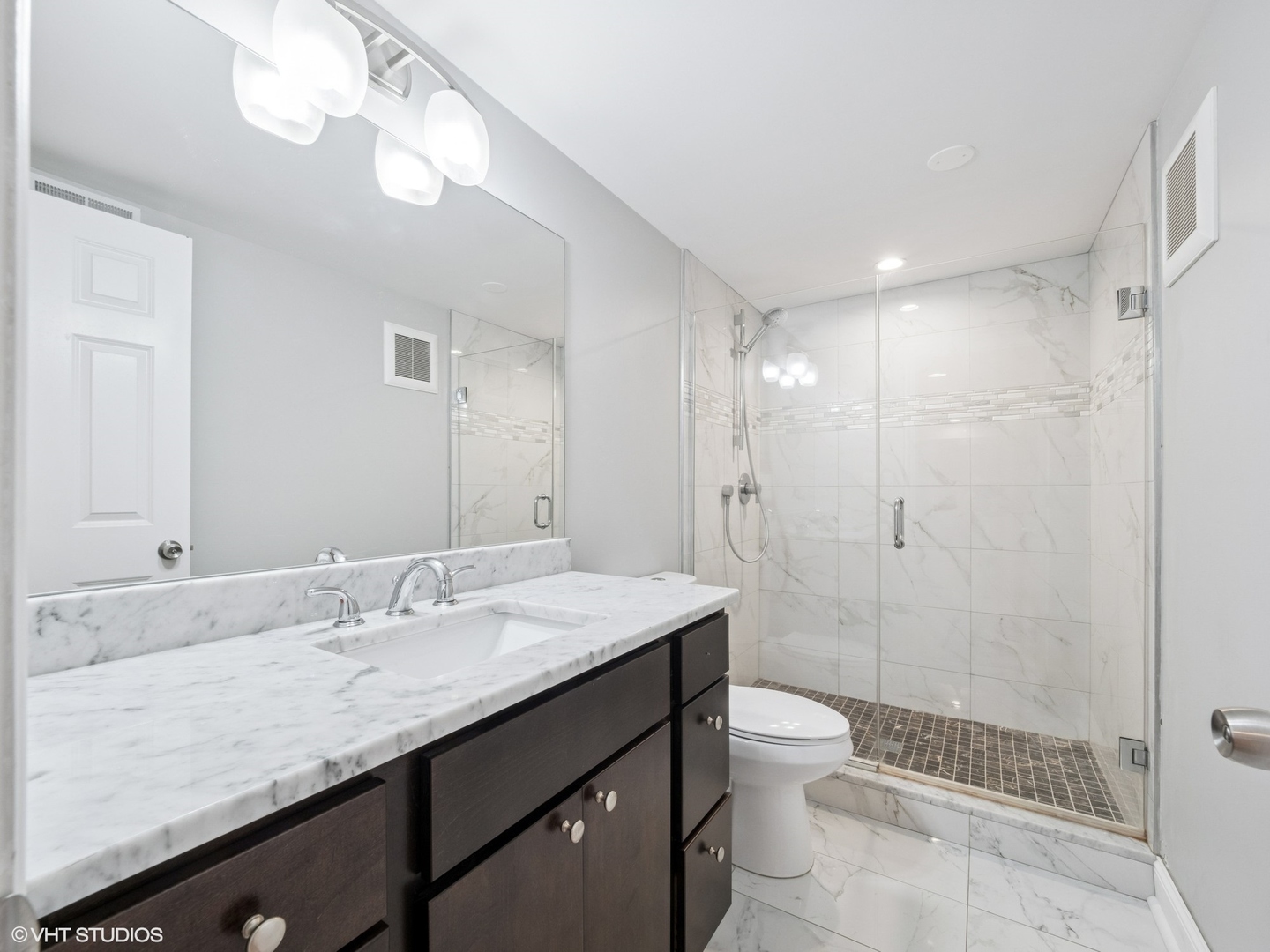 3943 Lakeview Court