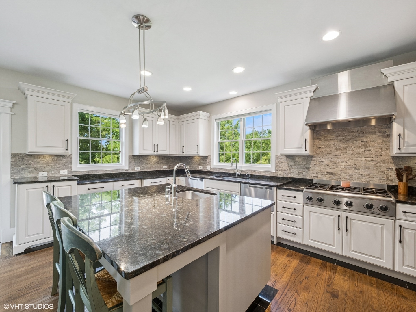 3943 Lakeview Court