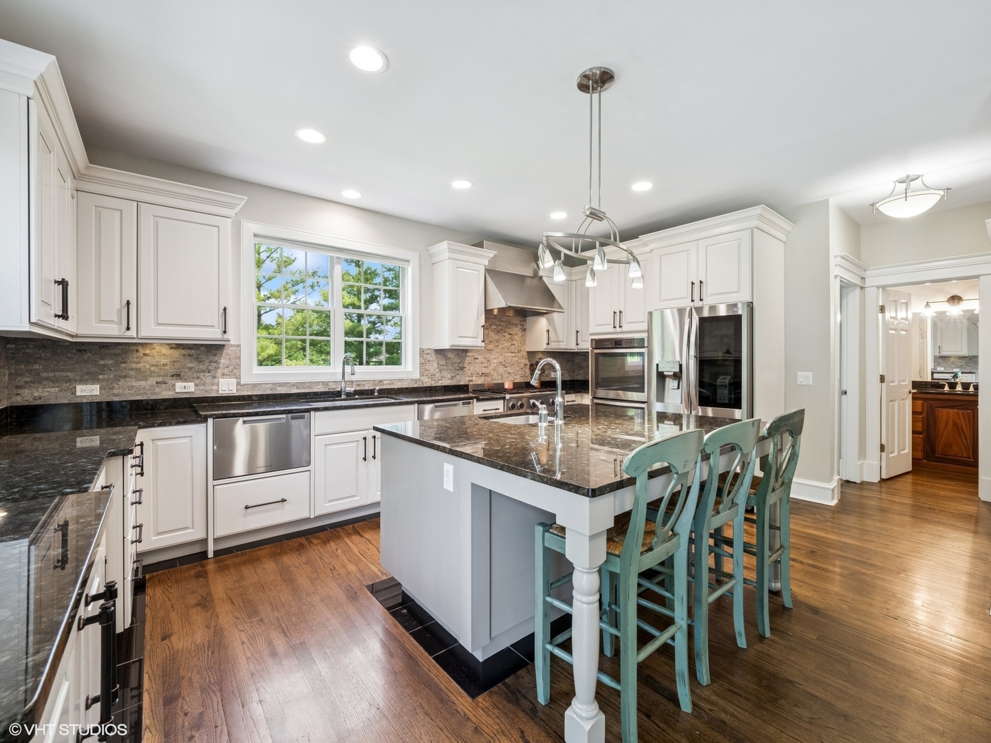3943 Lakeview Court