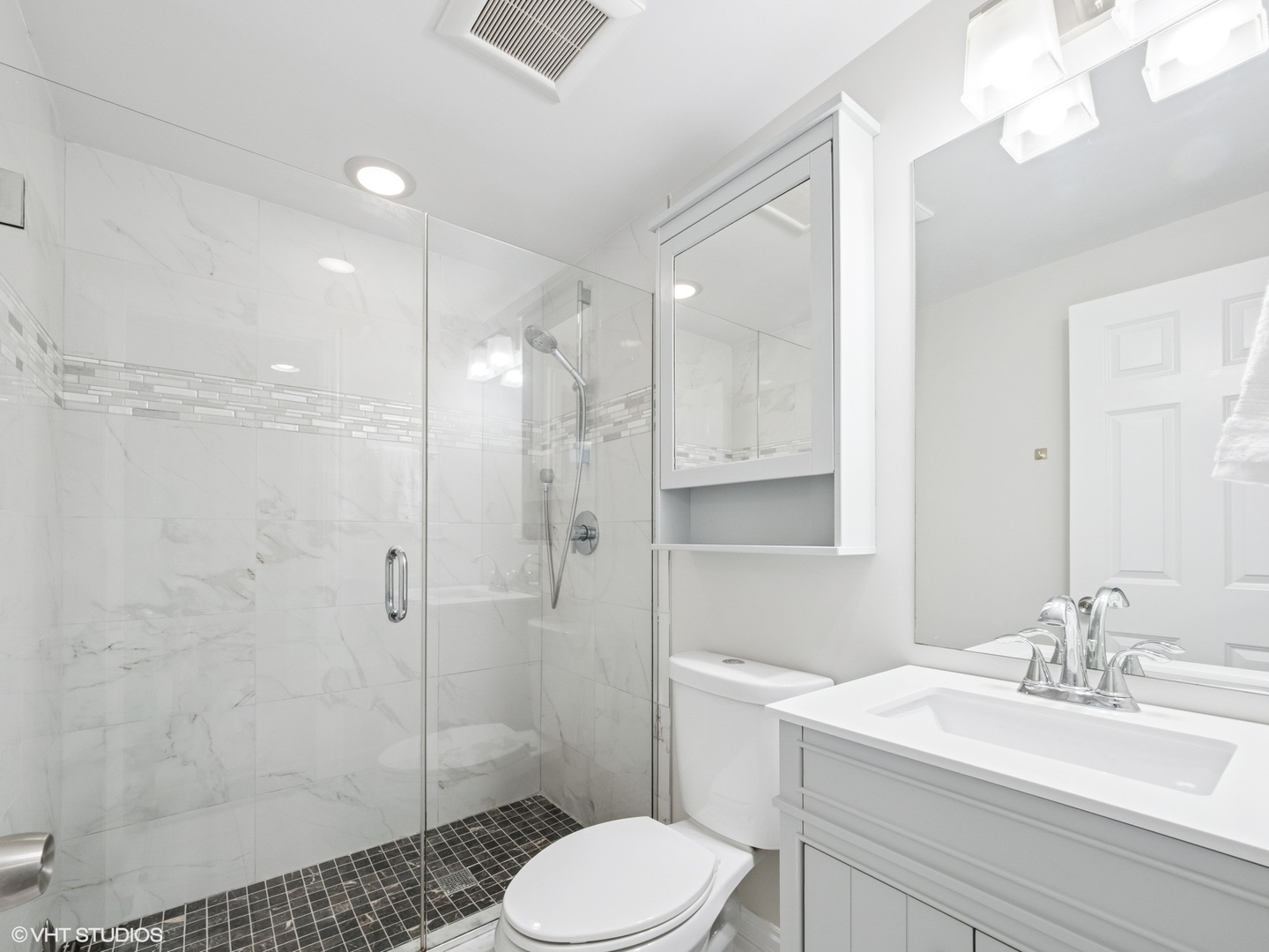 3943 Lakeview Court