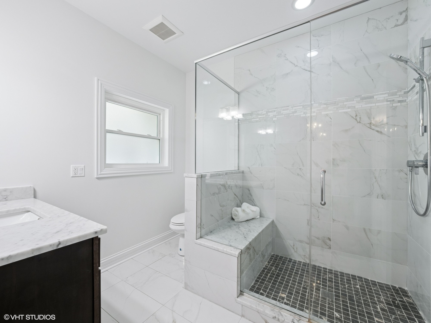 3943 Lakeview Court