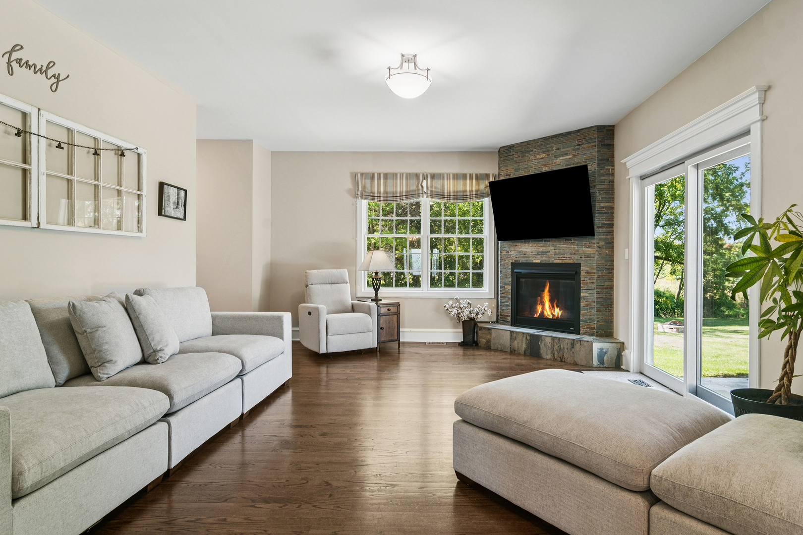 3943 Lakeview Court