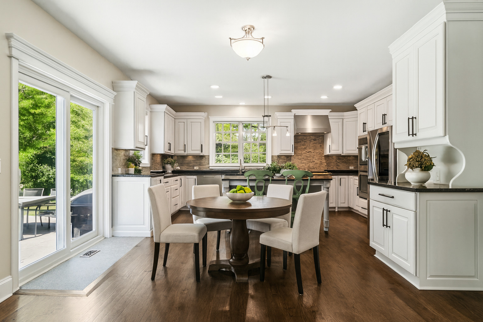3943 Lakeview Court