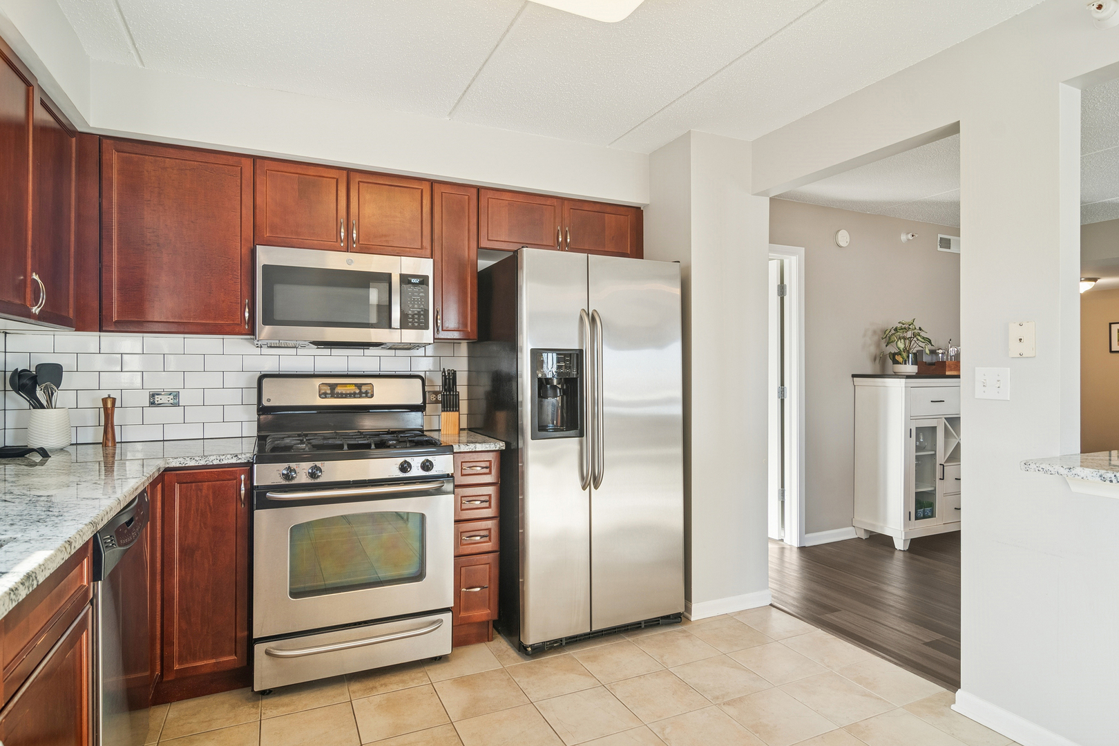 390 S Western Avenue Unit: 511