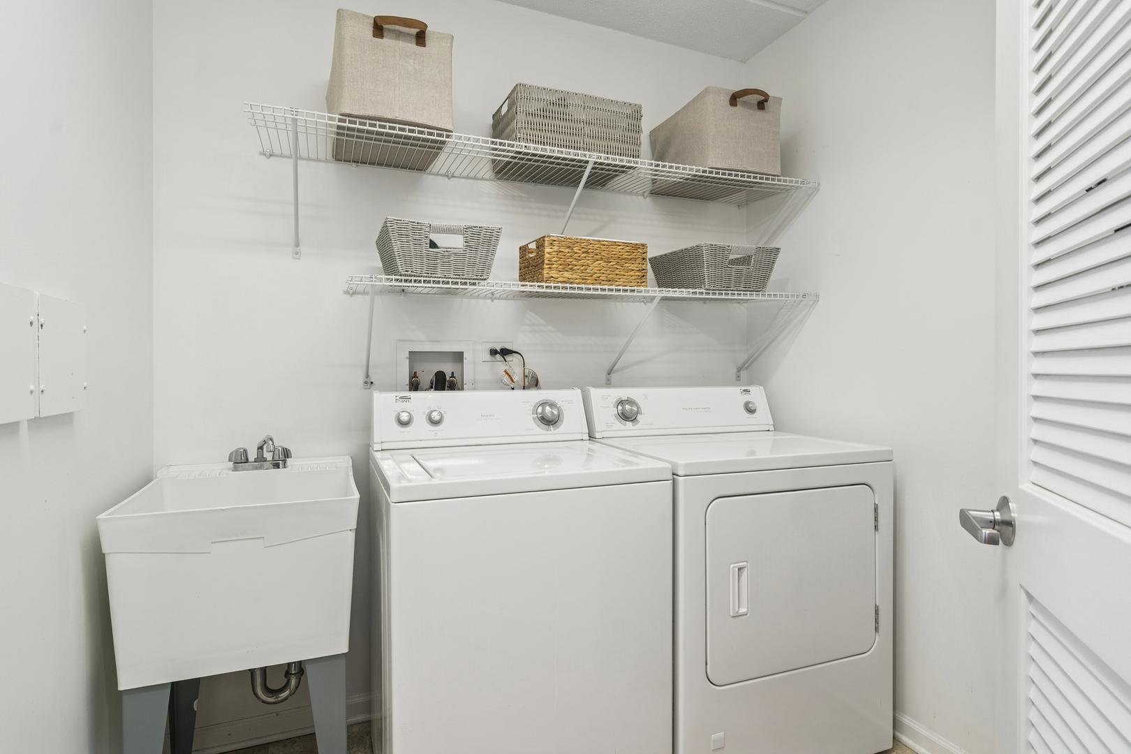 390 S Western Avenue Unit: 511