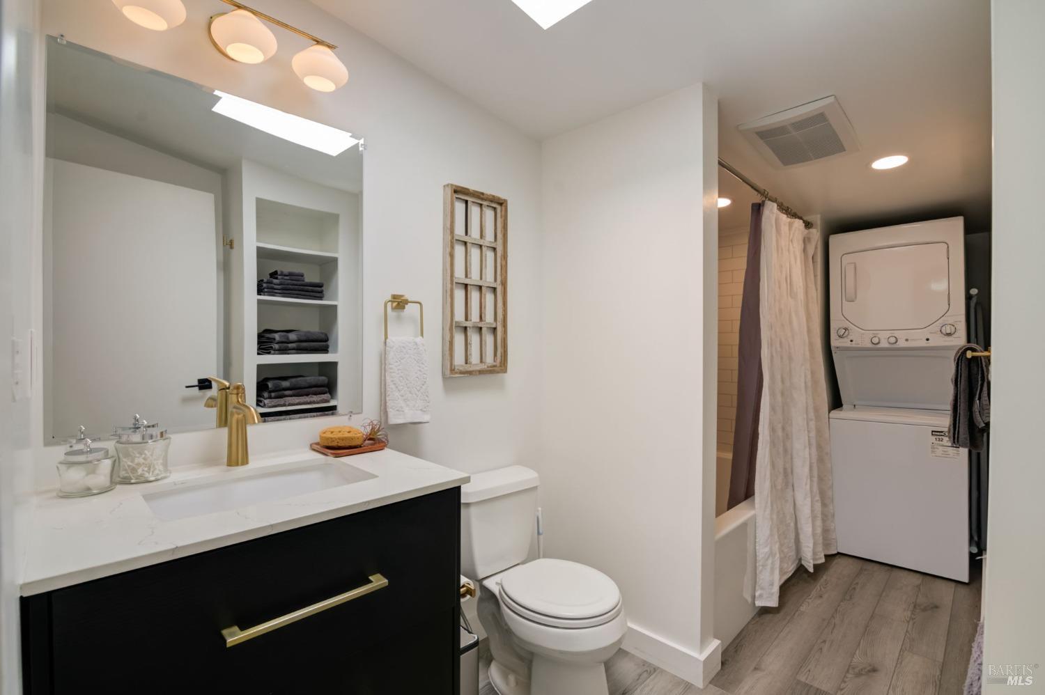 7391 Sir Francis Drake Blvd