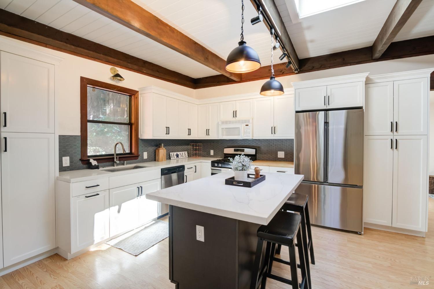 7391 Sir Francis Drake Blvd