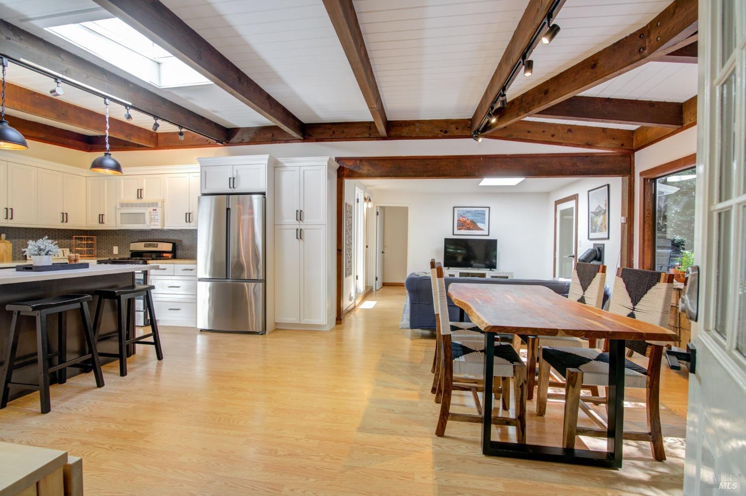 7391 Sir Francis Drake Blvd