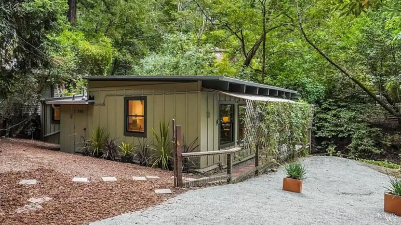 7391 Sir Francis Drake Blvd