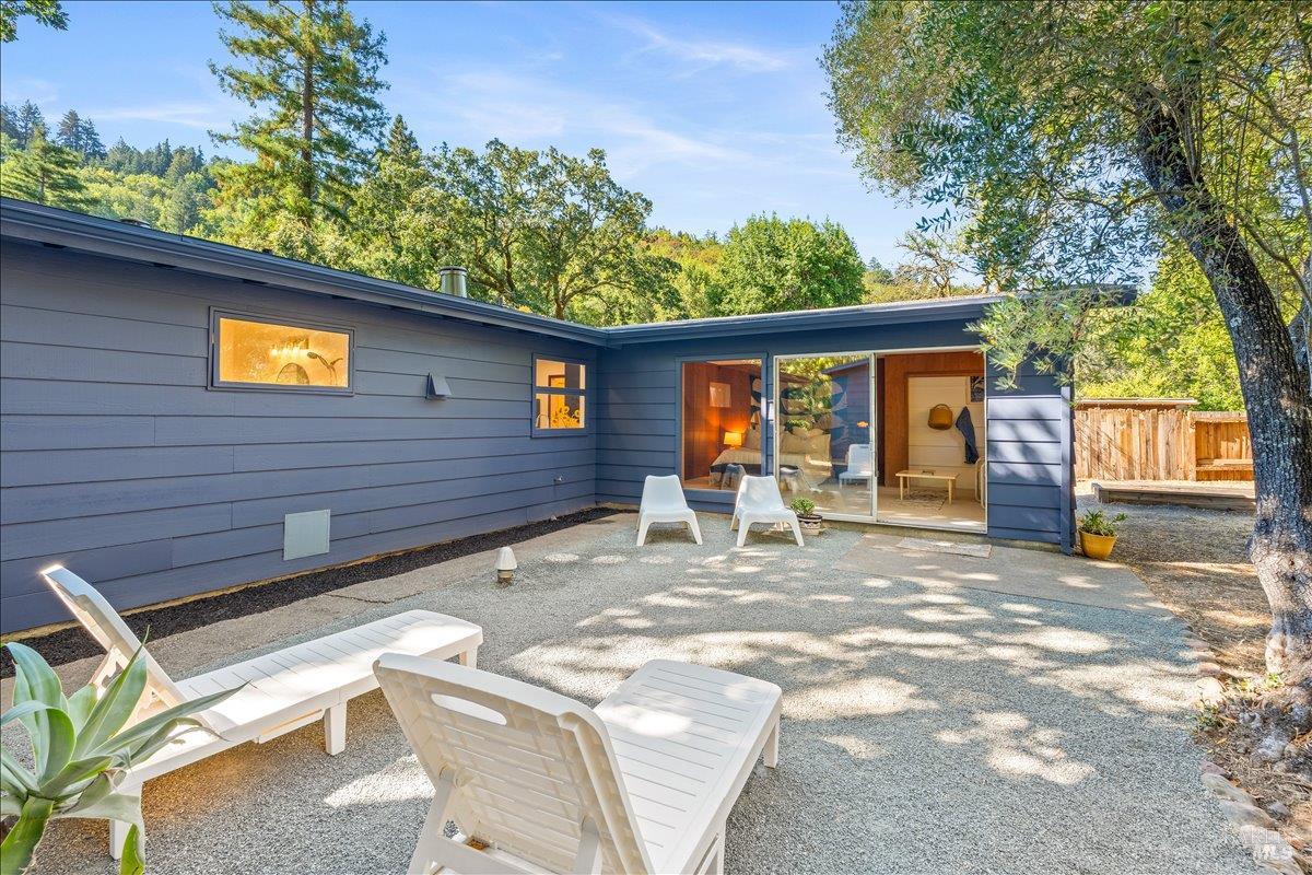 84 Canyon Rd