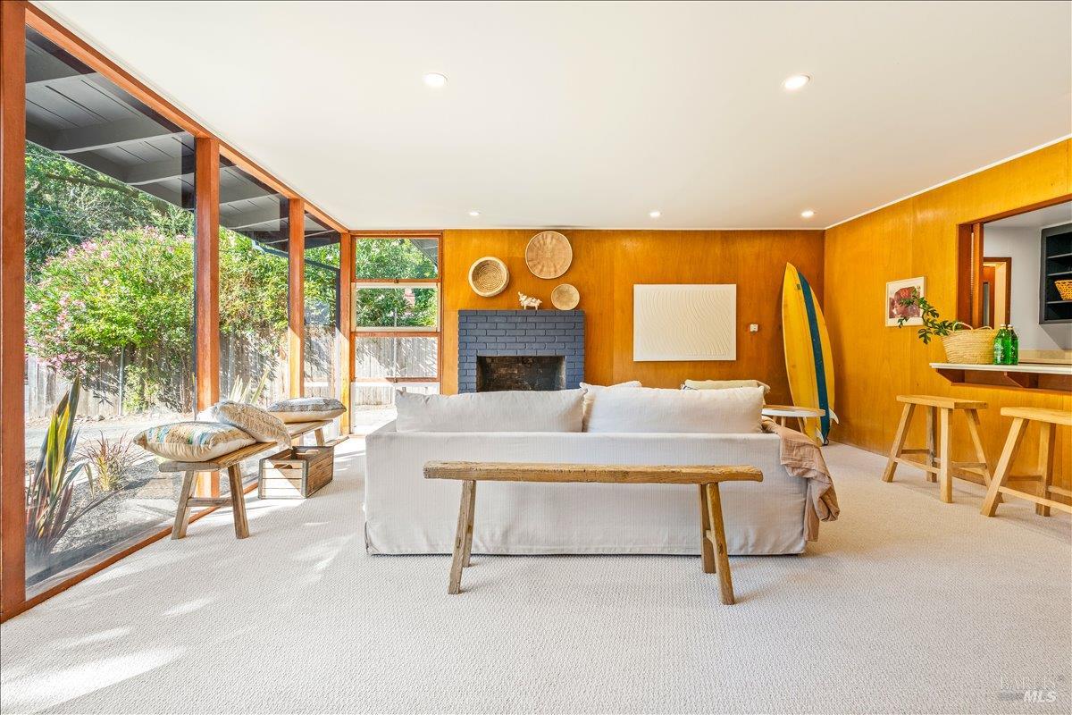 84 Canyon Rd