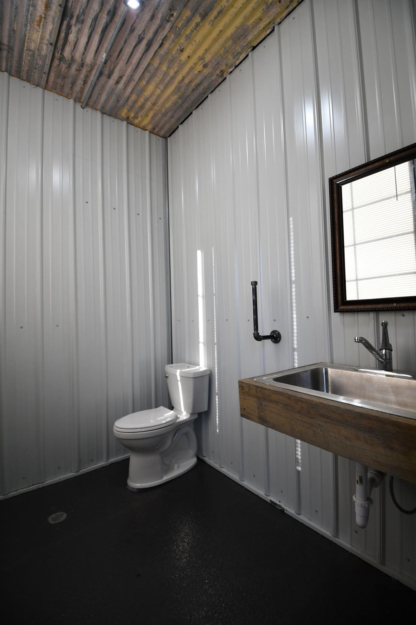 1150 73 1/2 Avenue NE