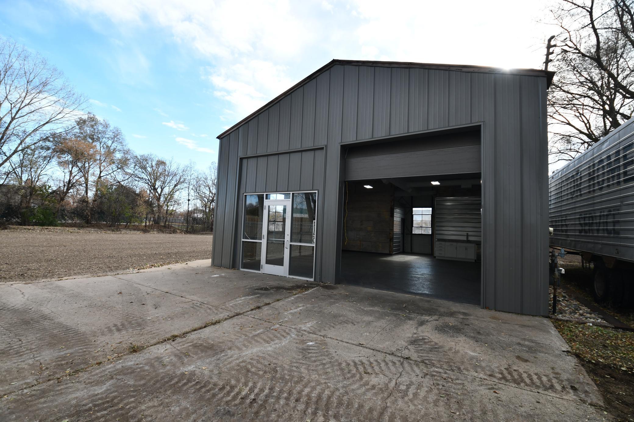 1150 73 1/2 Avenue NE