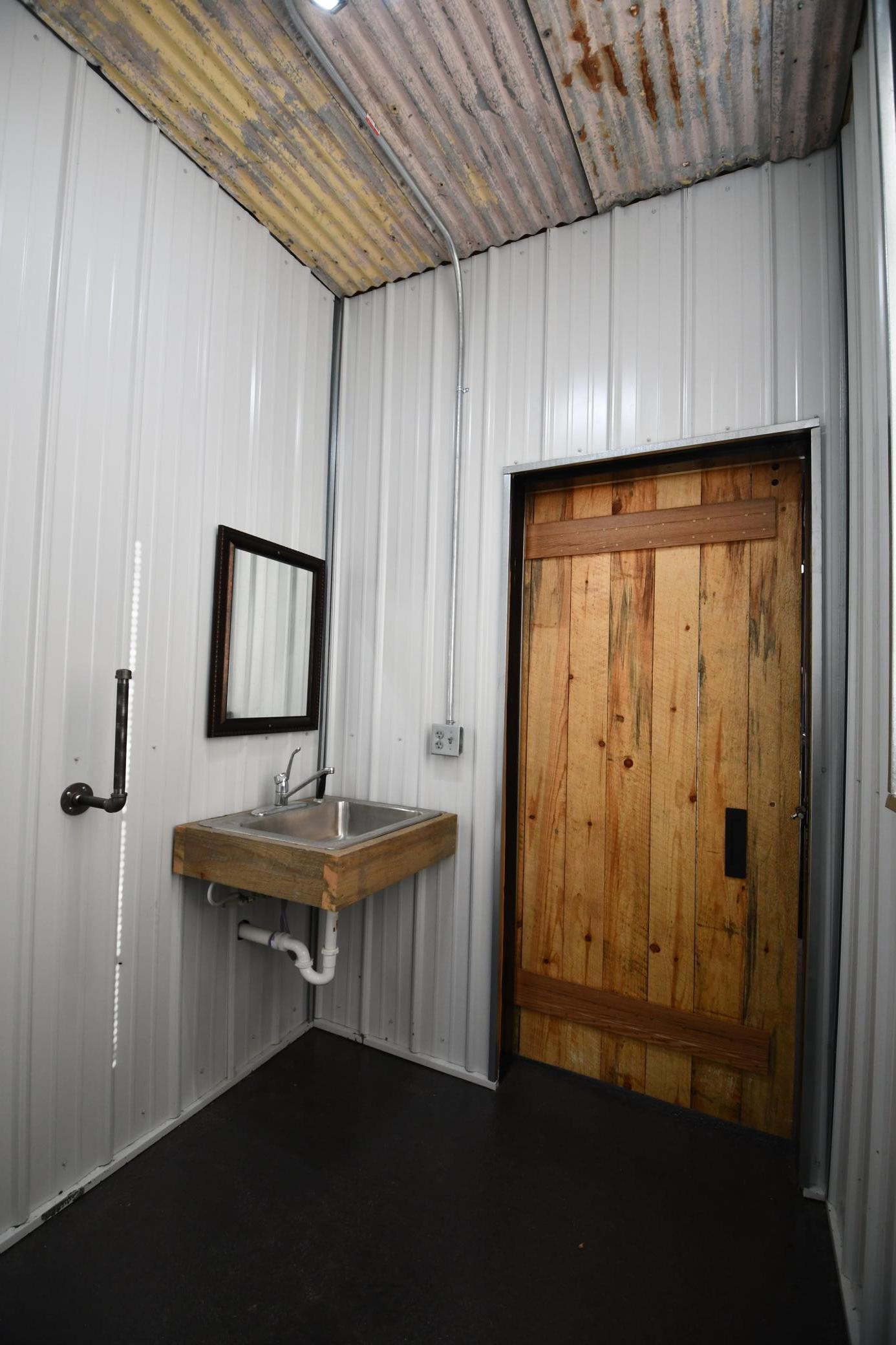 1150 73 1/2 Avenue NE