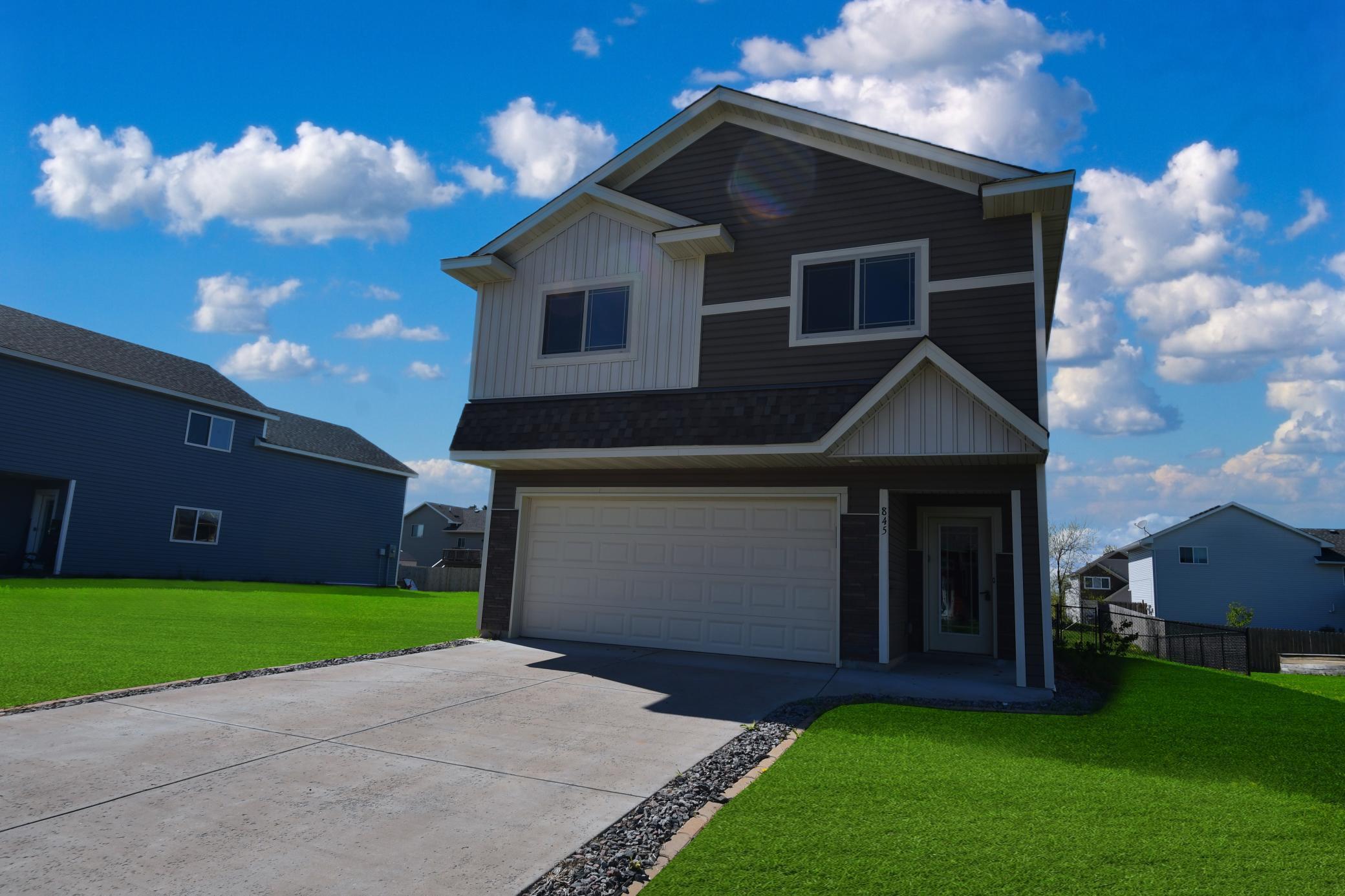 845 Highview Loop SE