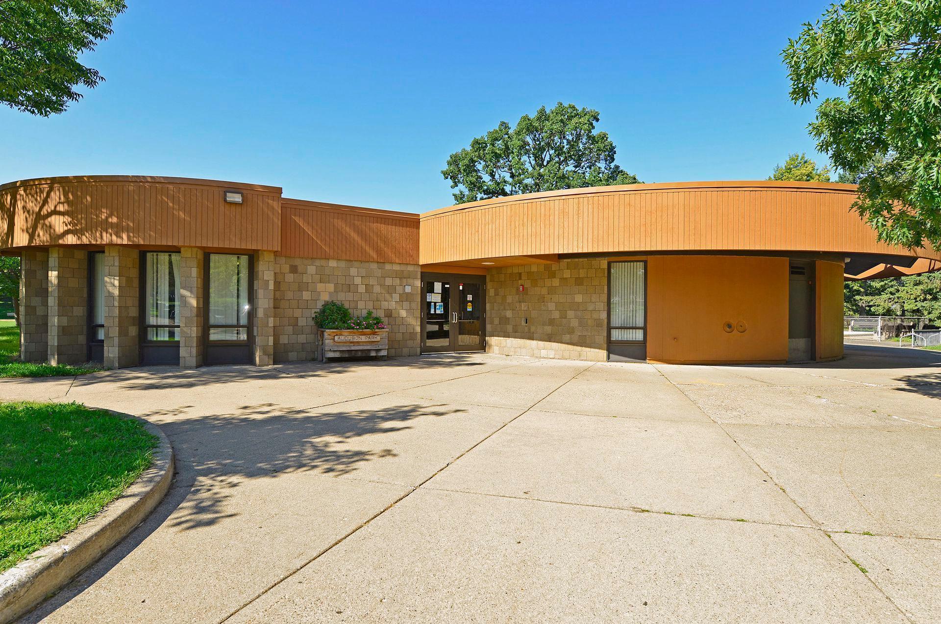 2700 Buchanan Street NE