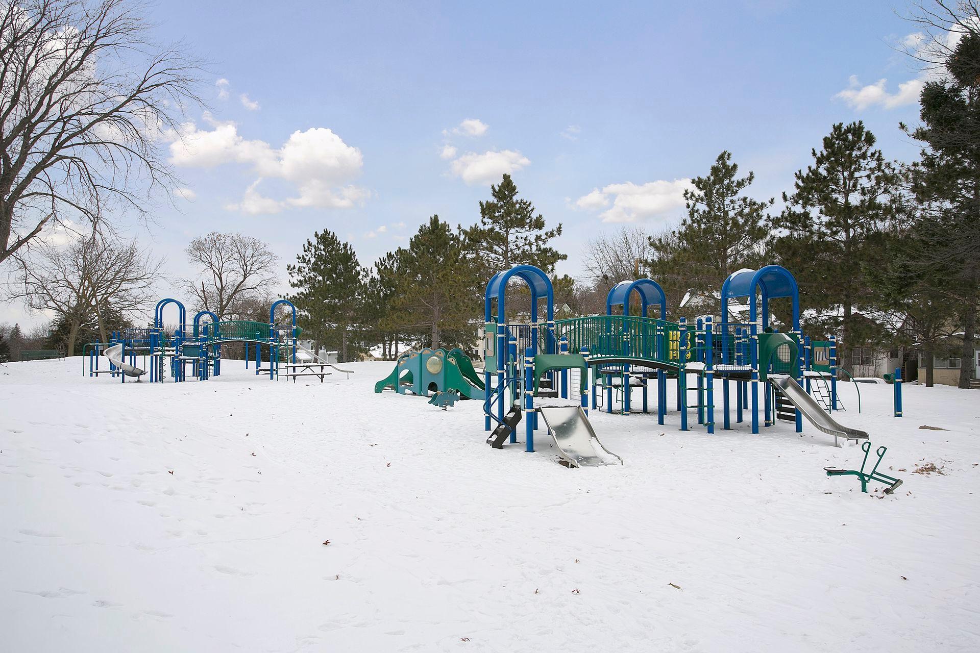 2700 Buchanan Street NE