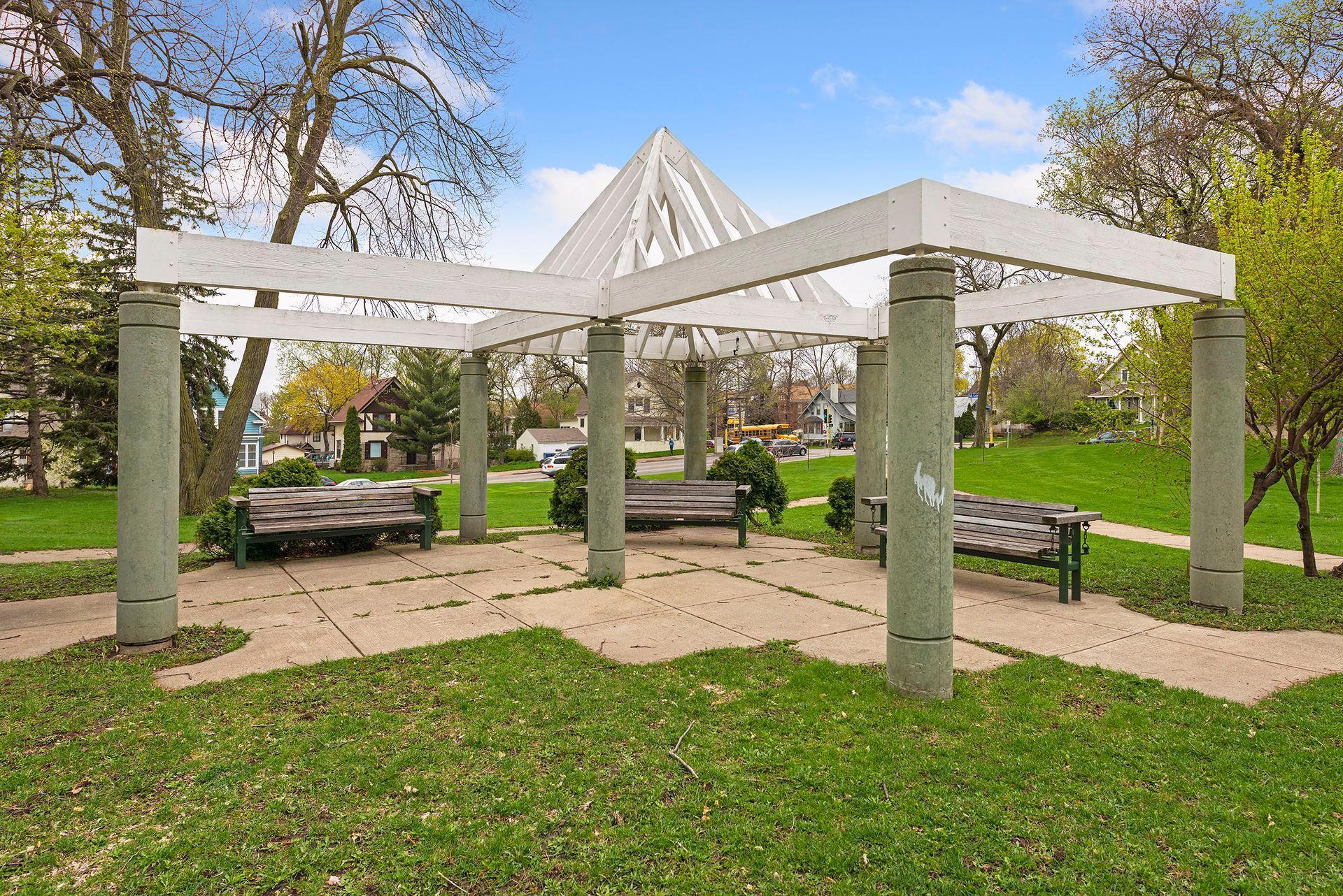 2700 Buchanan Street NE