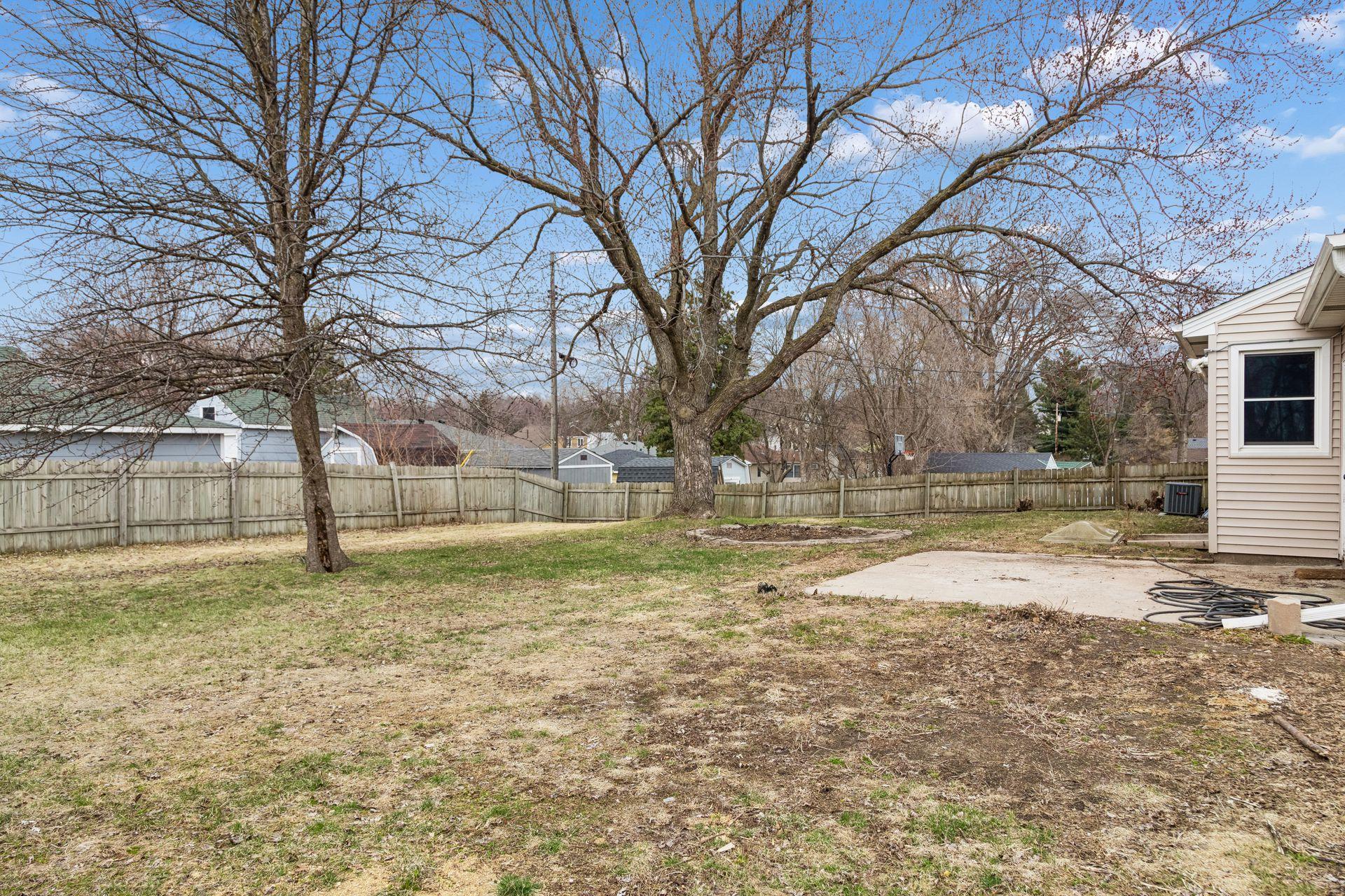 1461 Grandview Avenue E