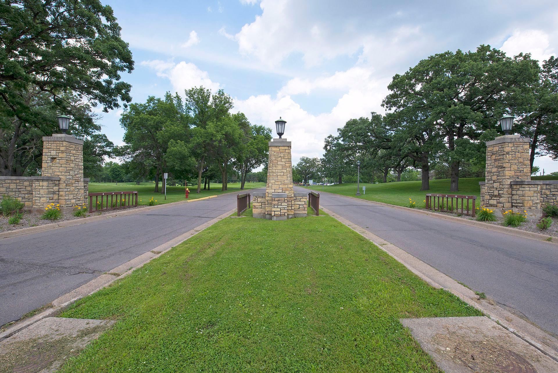 1461 Grandview Avenue E