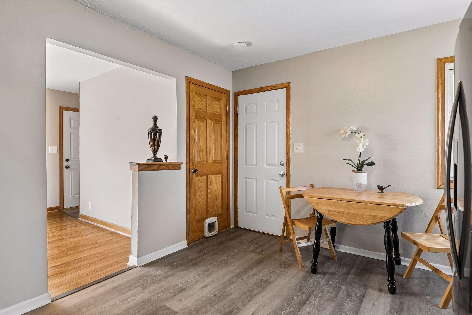 1461 Grandview Avenue E