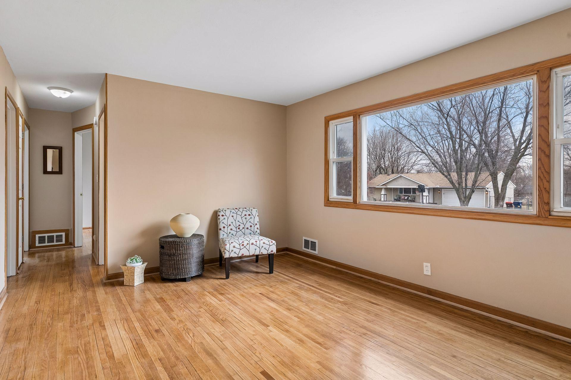 1461 Grandview Avenue E