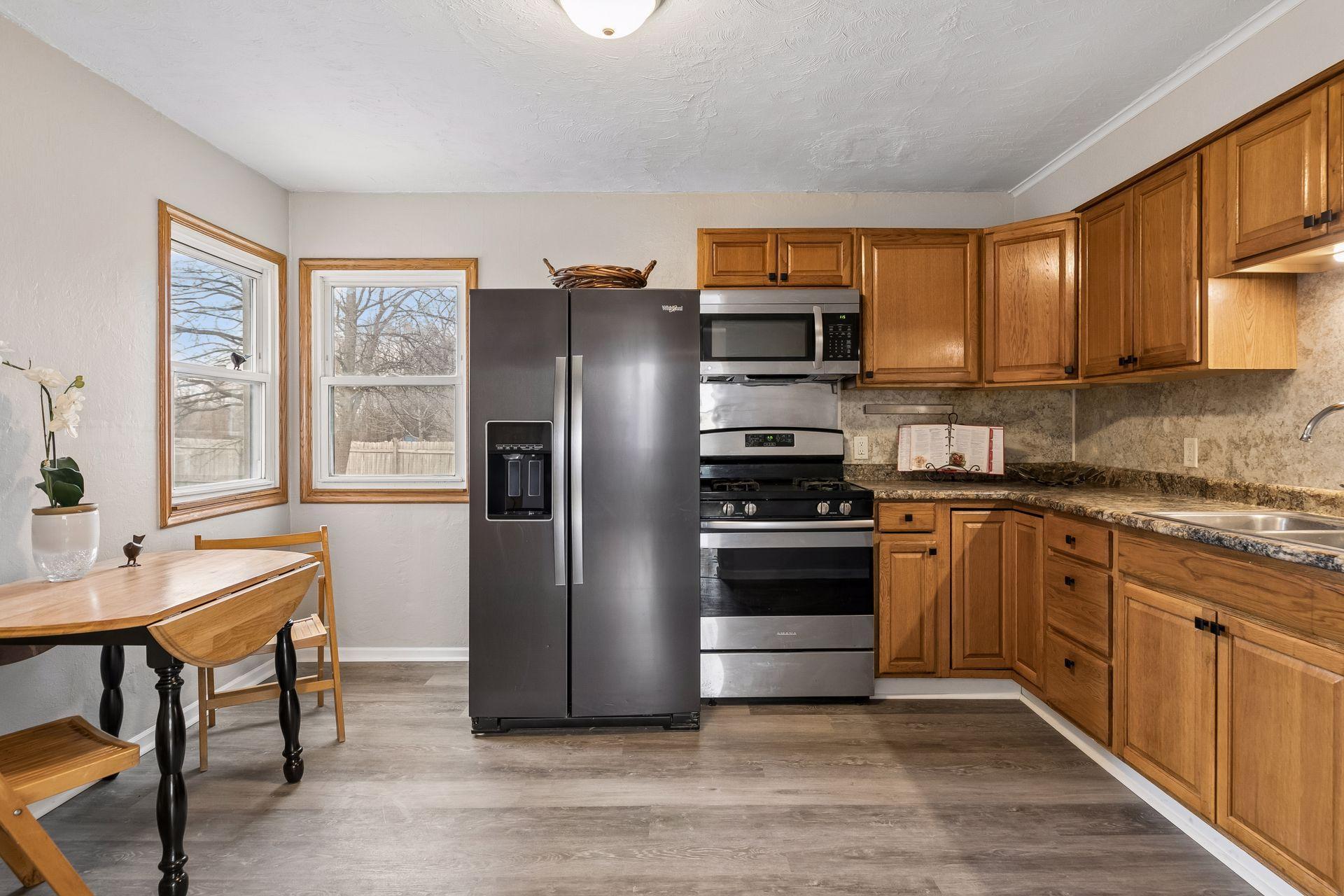 1461 Grandview Avenue E