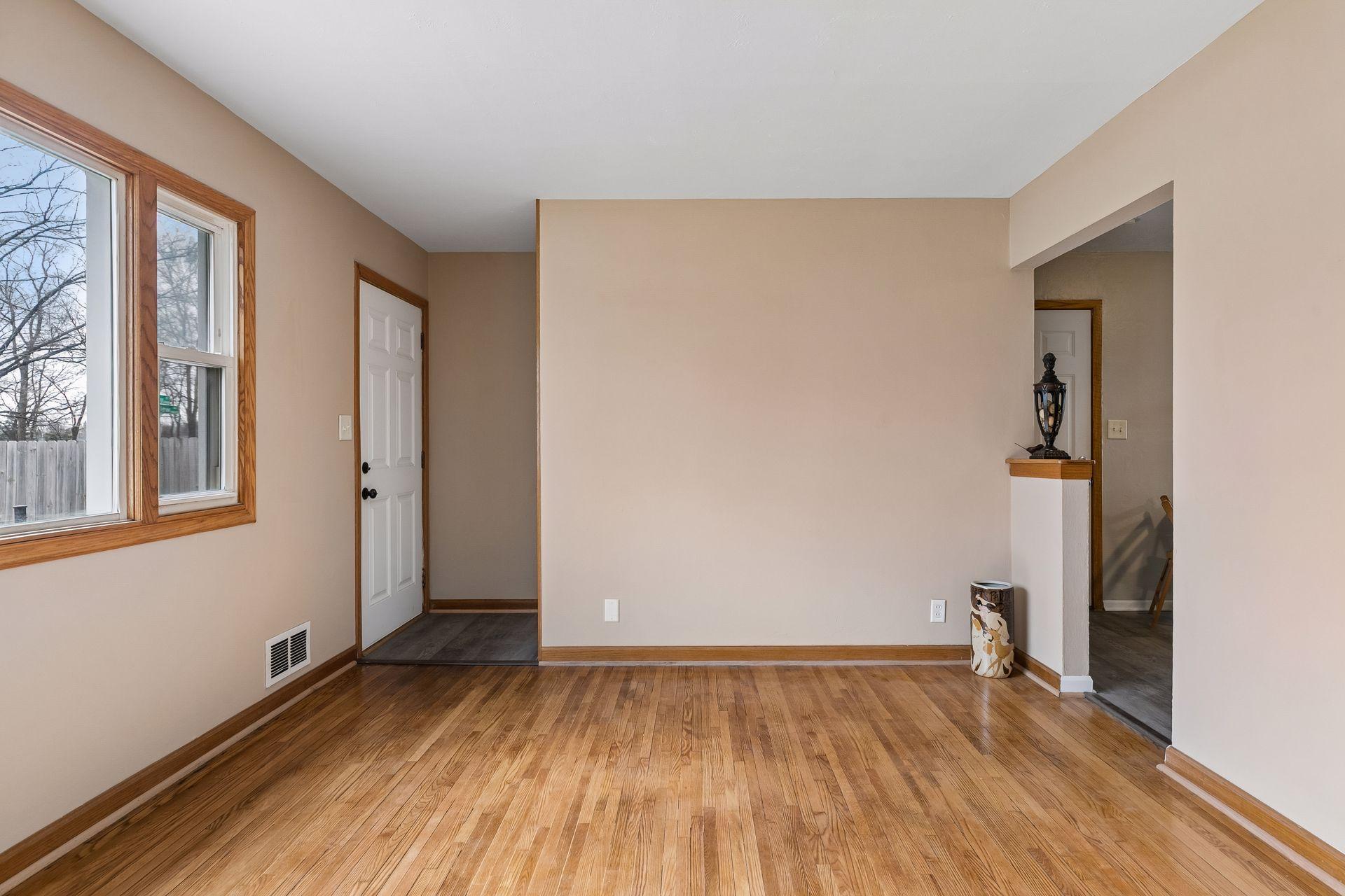 1461 Grandview Avenue E