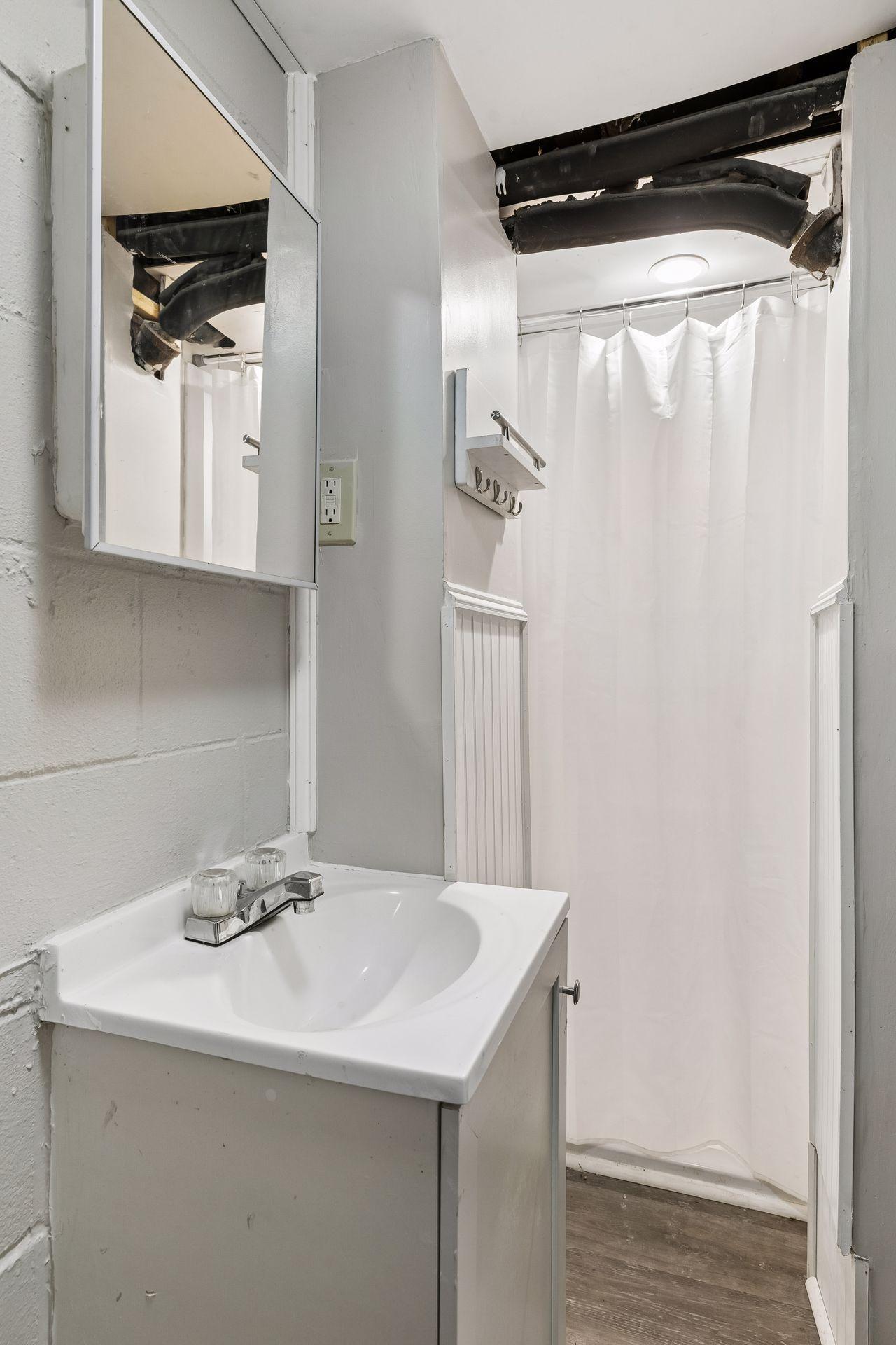 1461 Grandview Avenue E