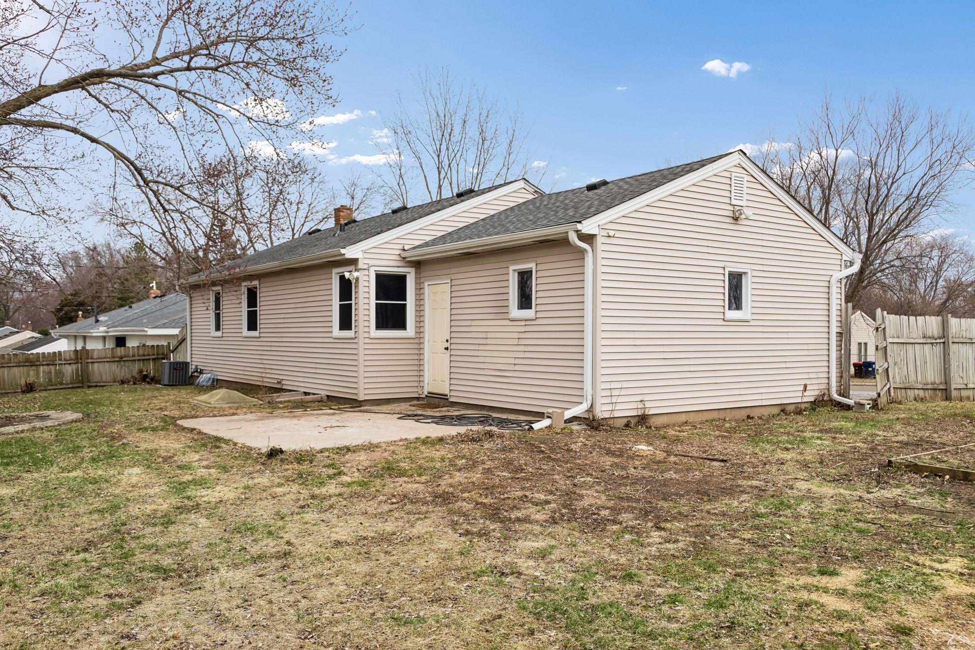 1461 Grandview Avenue E