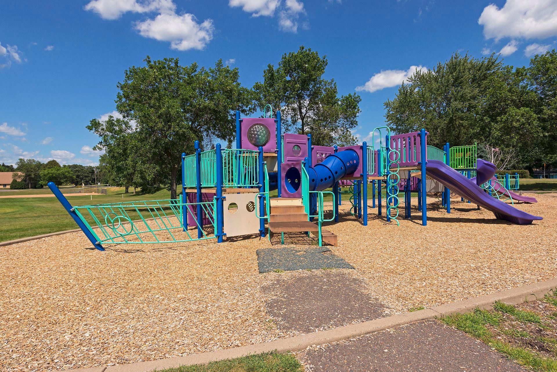 1461 Grandview Avenue E