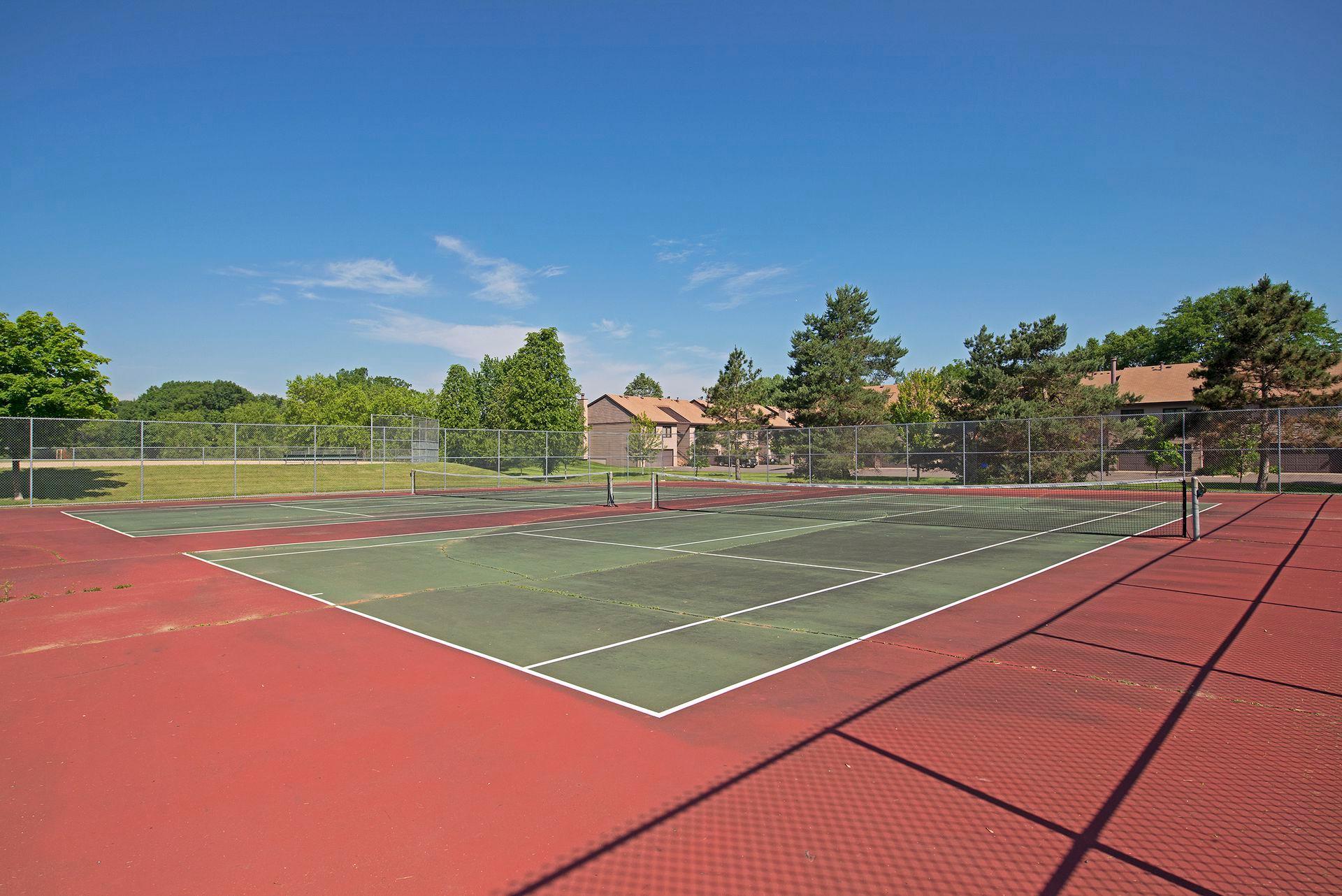 1461 Grandview Avenue E