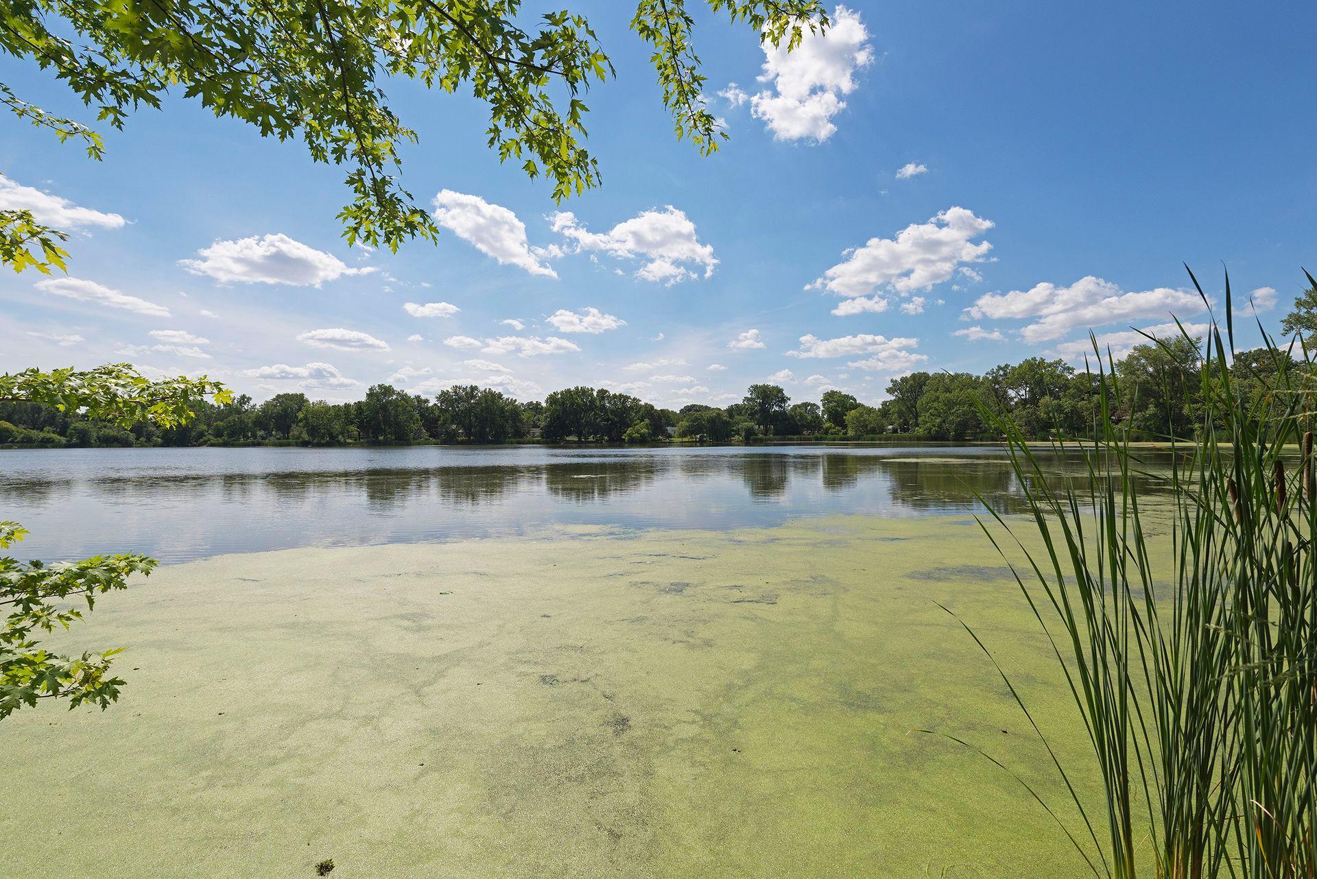 1461 Grandview Avenue E