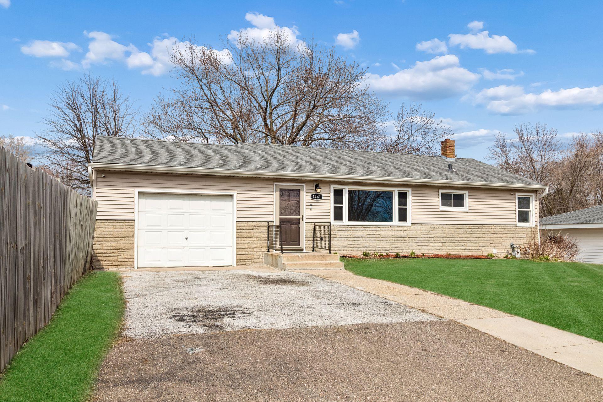 1461 Grandview Avenue E