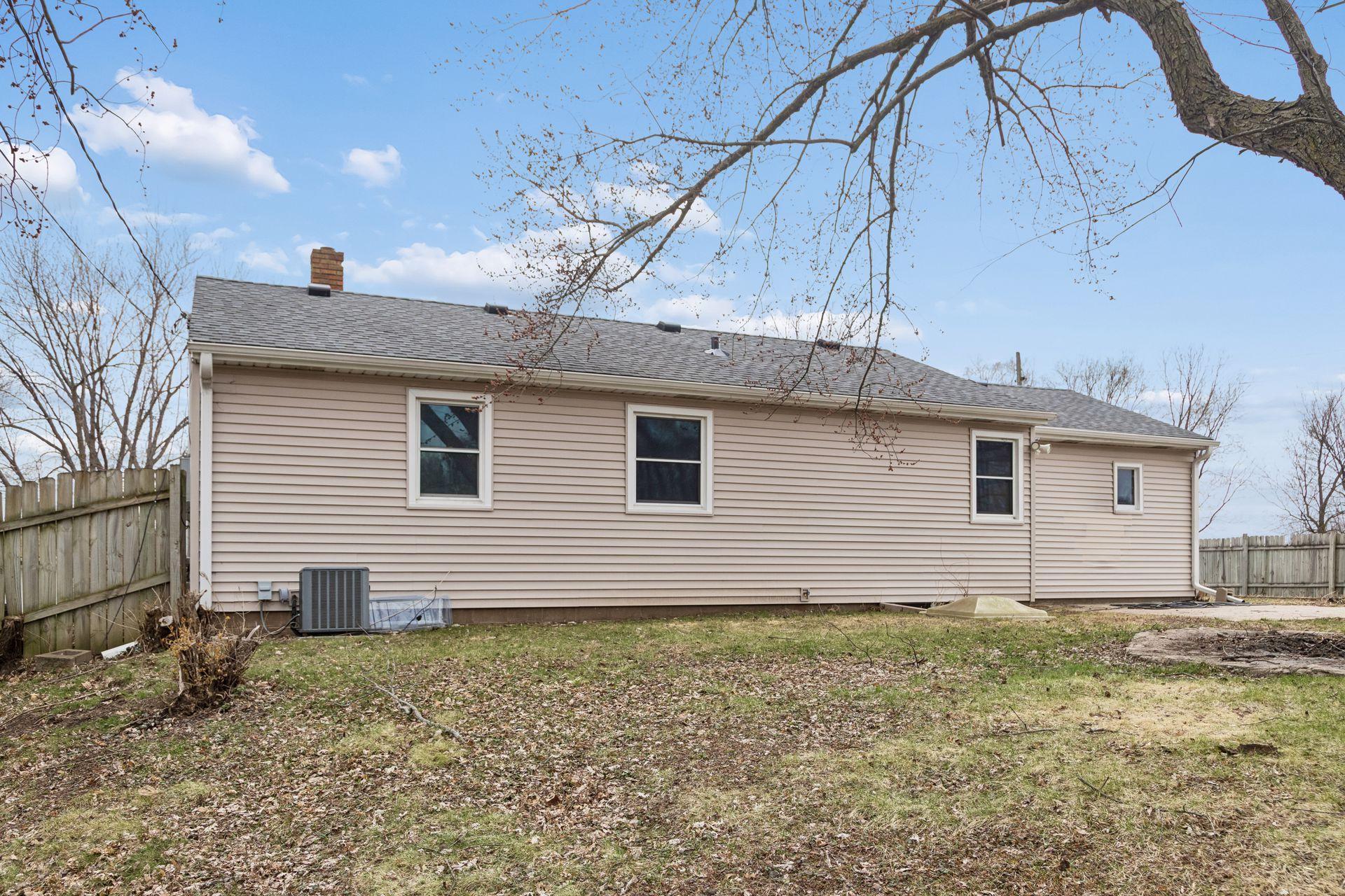 1461 Grandview Avenue E