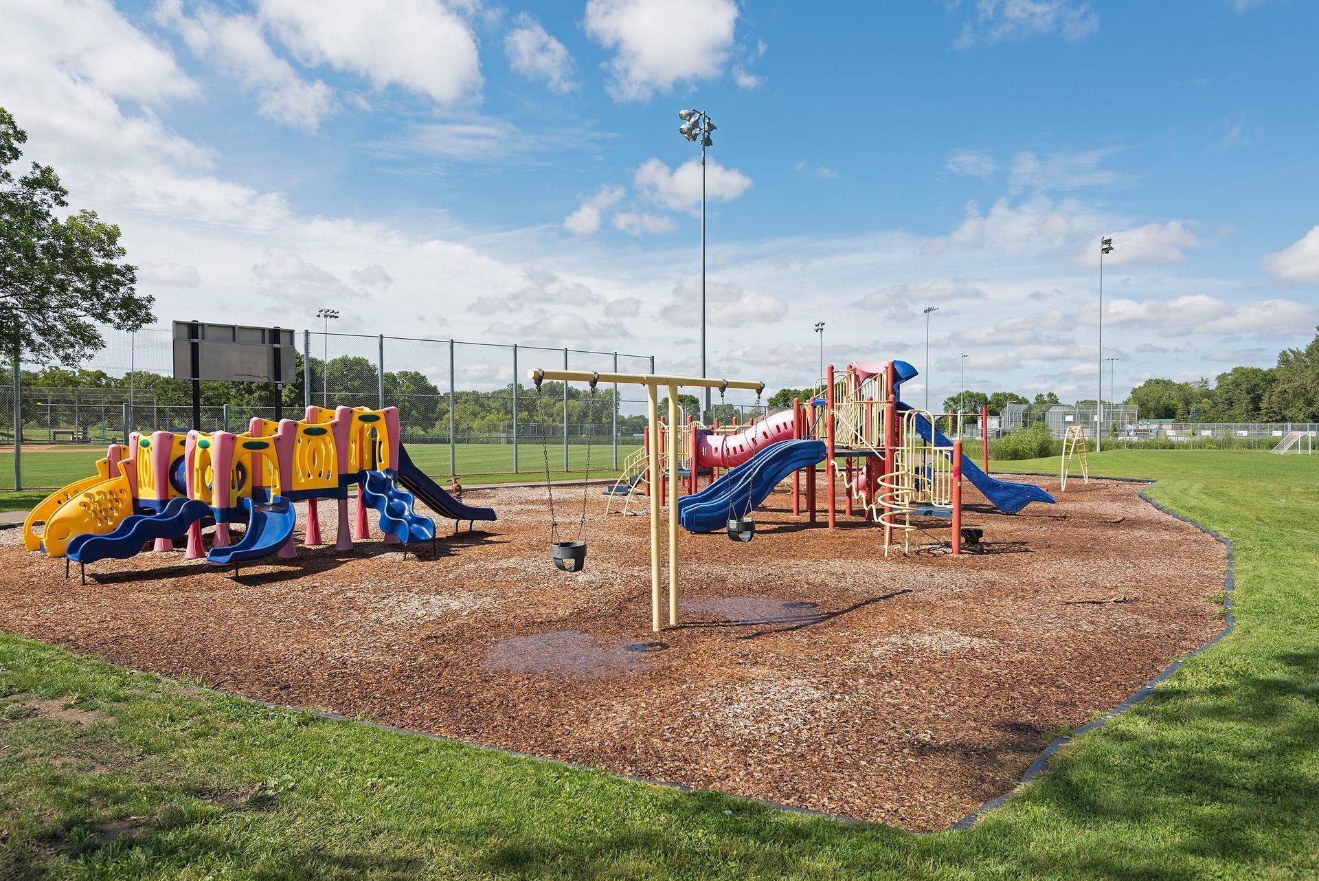 3951 Thomas Avenue N