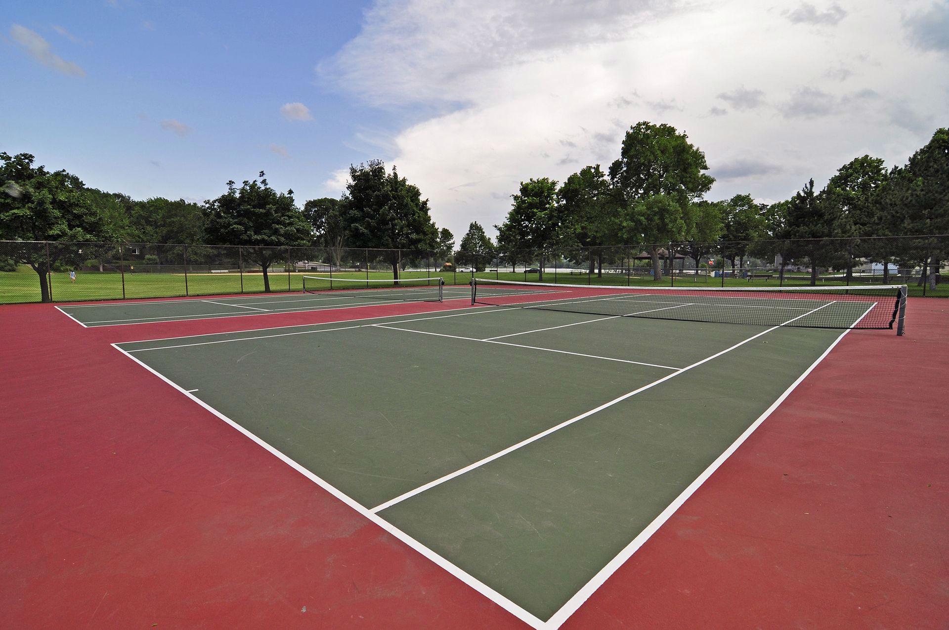 3951 Thomas Avenue N