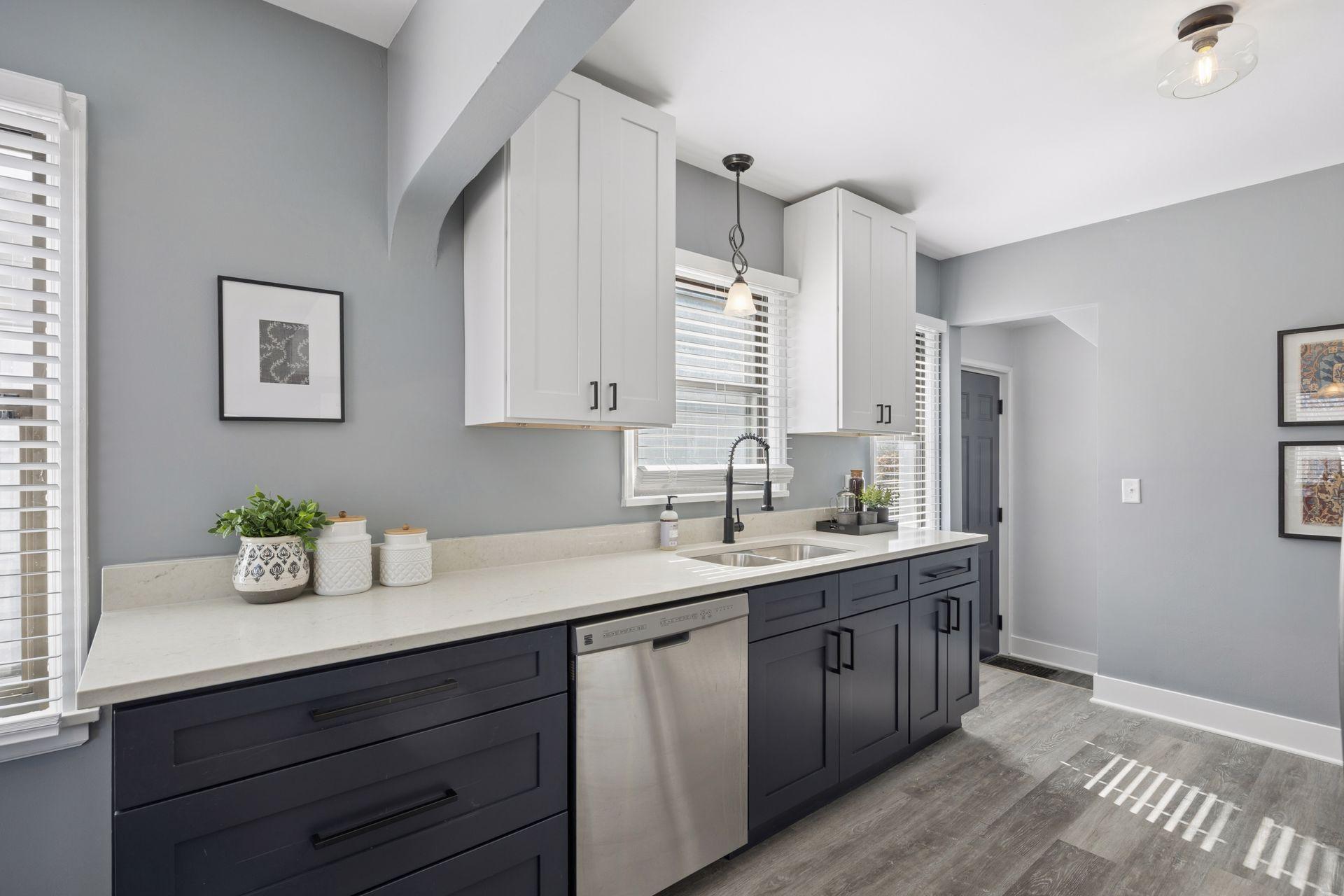 3951 Thomas Avenue N